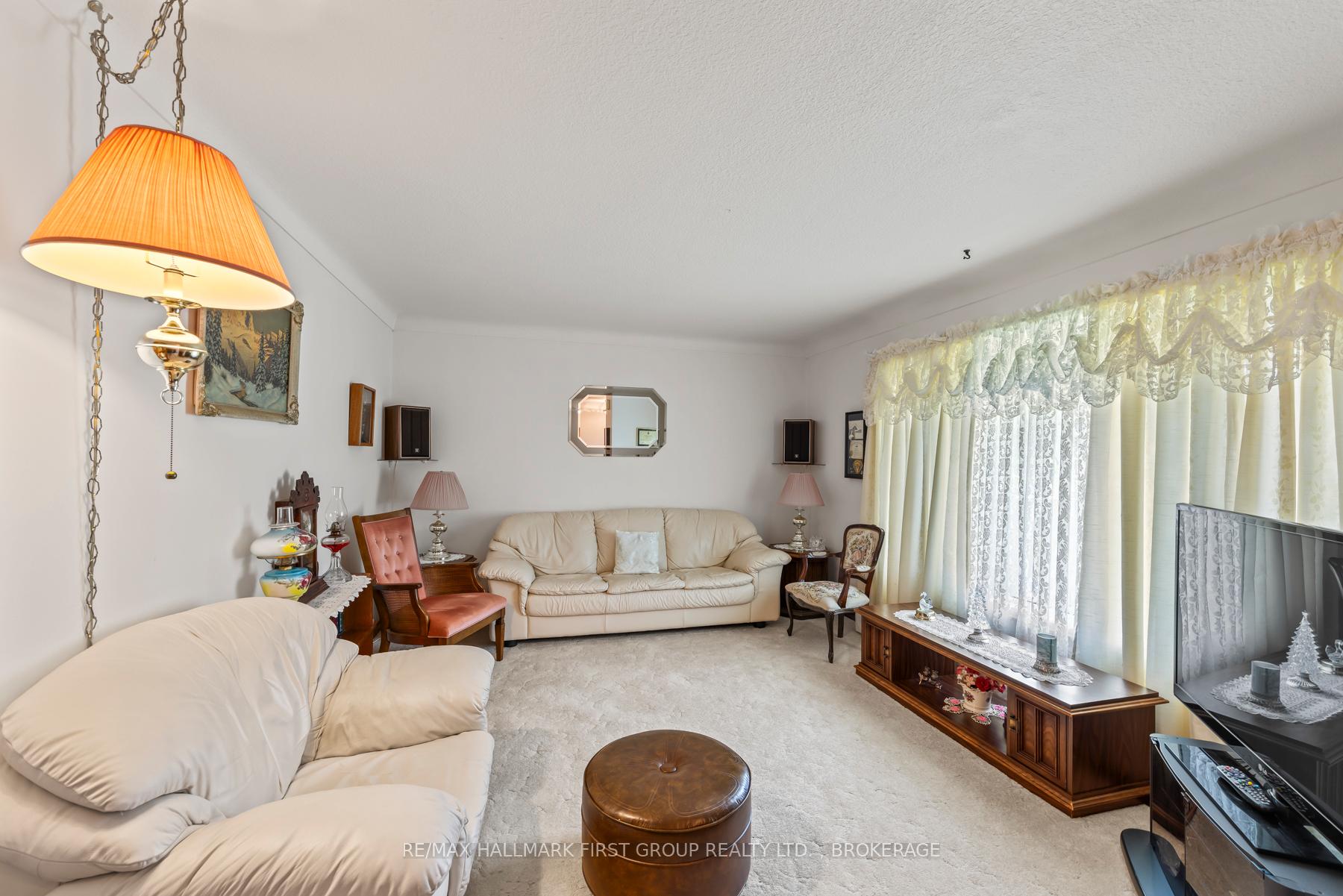 Photo 7 of 67 Amherst Drive, Loyalist, Amherstview — HOMEH