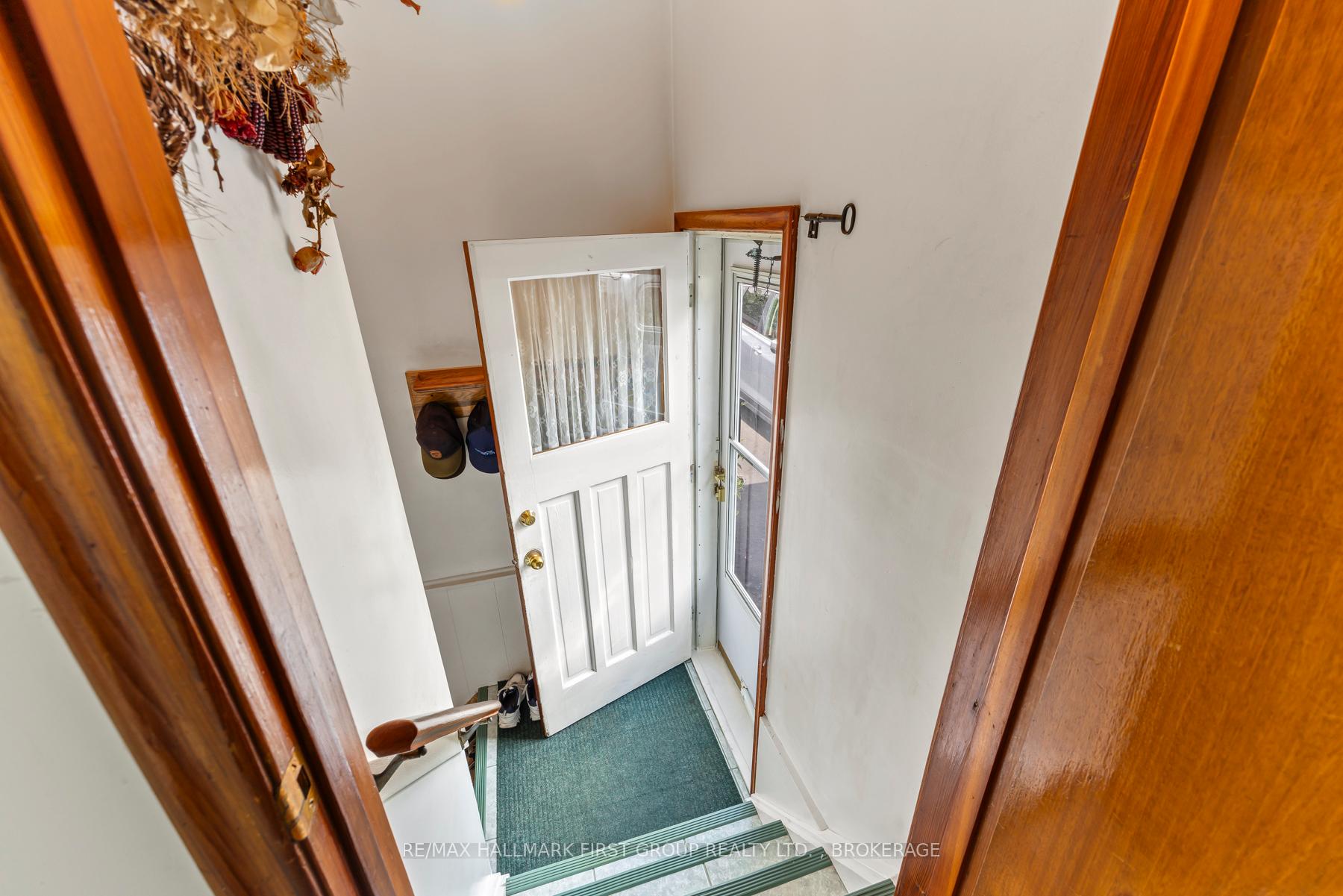 Photo 17 of 67 Amherst Drive, Loyalist, Amherstview — HOMEH