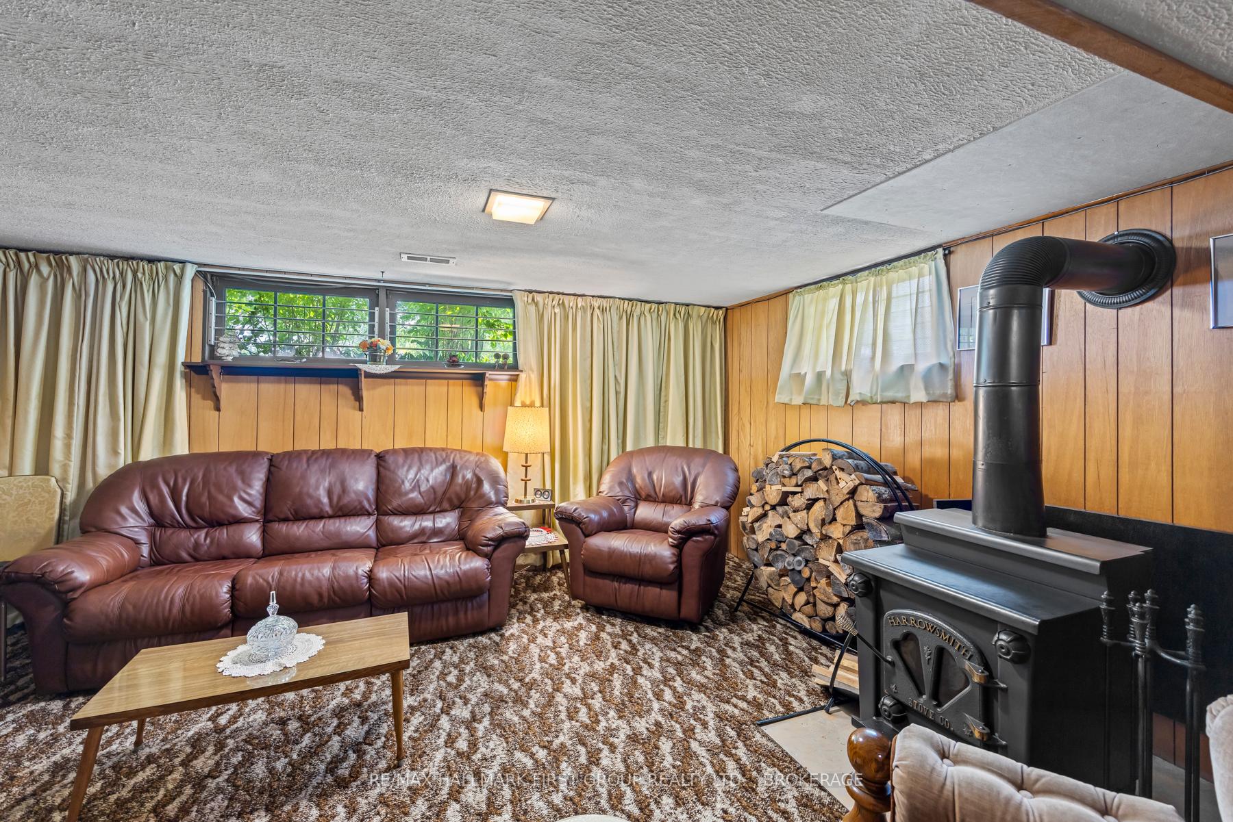 Photo 21 of 67 Amherst Drive, Loyalist, Amherstview — HOMEH