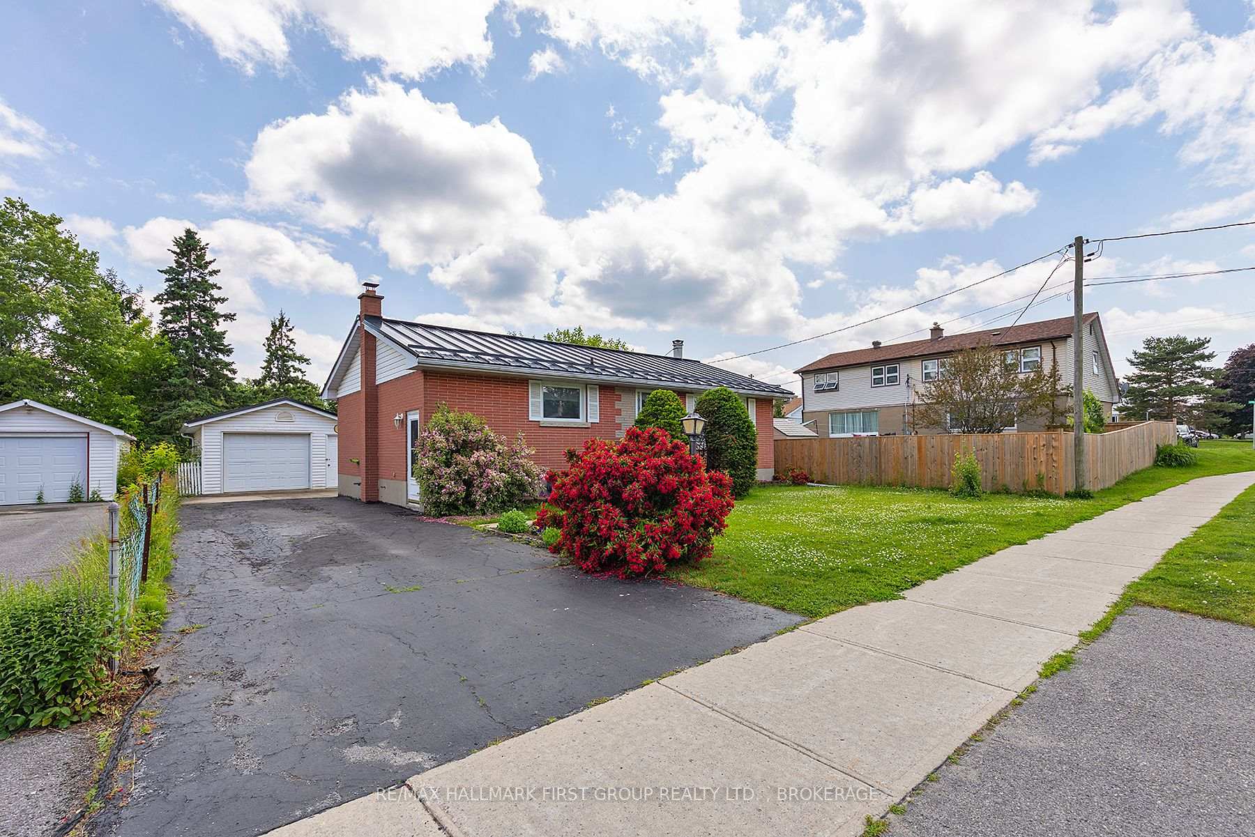 Photo 25 of 67 Amherst Drive, Loyalist, Amherstview — HOMEH