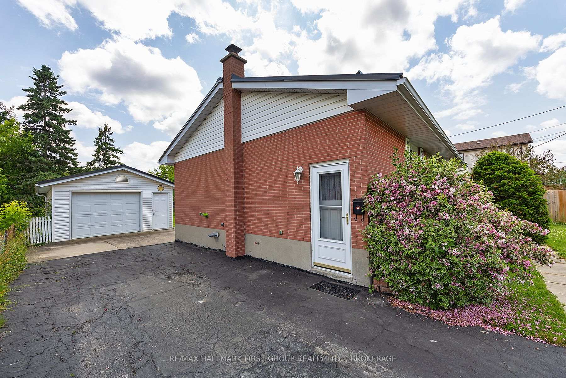Photo 26 of 67 Amherst Drive, Loyalist, Amherstview — HOMEH