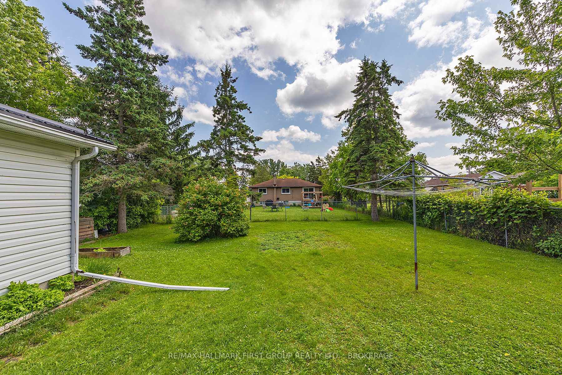Photo 28 of 67 Amherst Drive, Loyalist, Amherstview — HOMEH