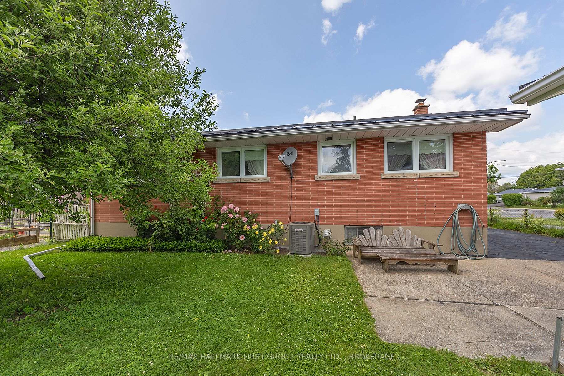 Photo 30 of 67 Amherst Drive, Loyalist, Amherstview — HOMEH