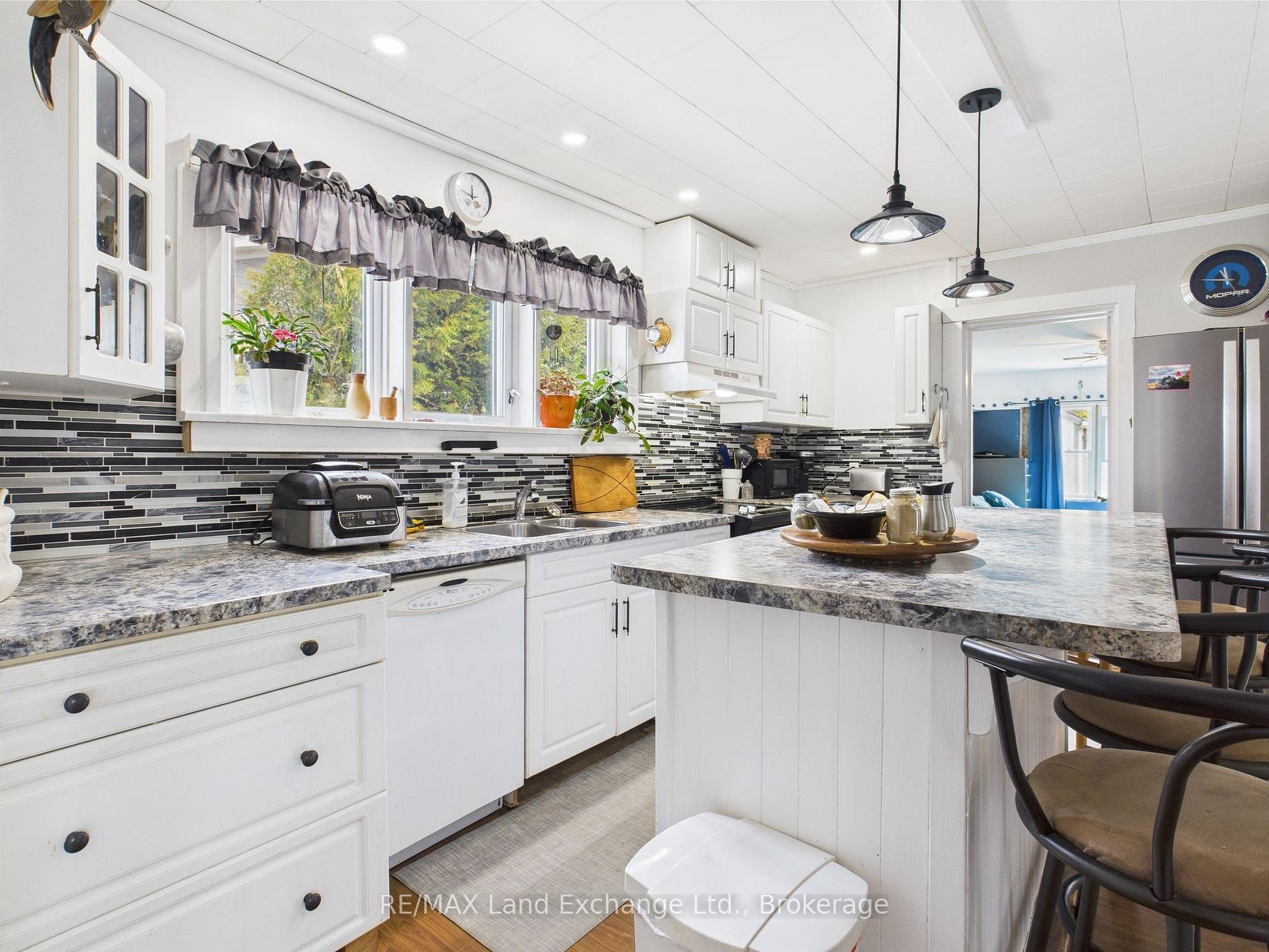 Photo 8 of 581 Huron Terrace, Kincardine — HOMEH