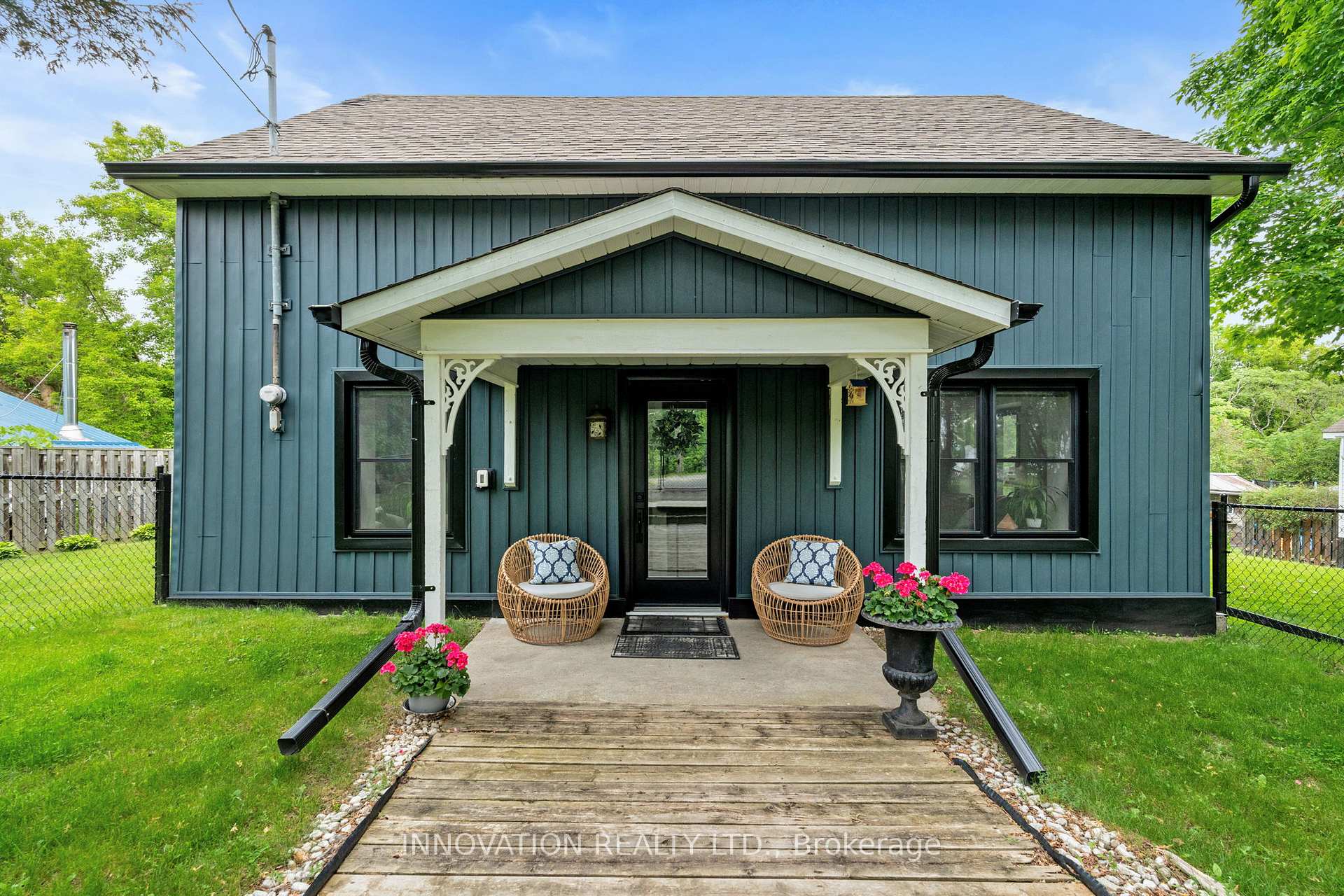 Photo 2 of 137 Hillier Street, Lanark Highlands, Lanark Highlands (Lanark Village) — HOMEH