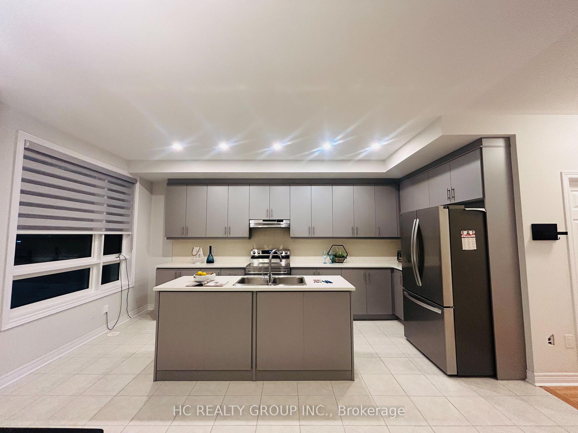 Photo 4 of 112 Robert Eaton Avenue, Markham, Middlefield — HOMEH