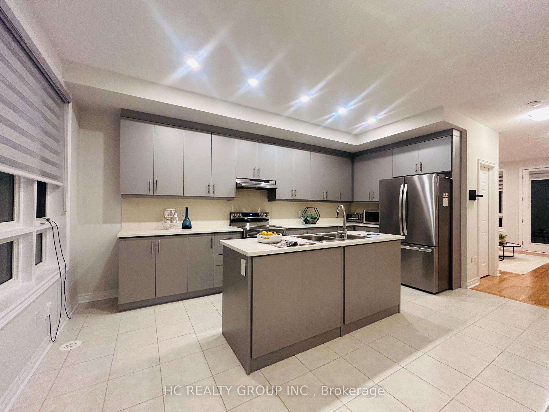 Photo 5 of 112 Robert Eaton Avenue, Markham, Middlefield — HOMEH
