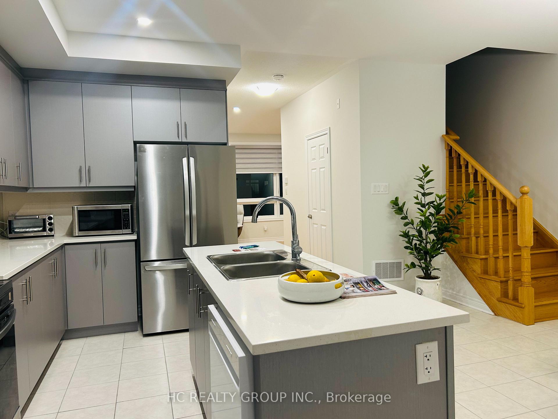 Photo 7 of 112 Robert Eaton Avenue, Markham, Middlefield — HOMEH