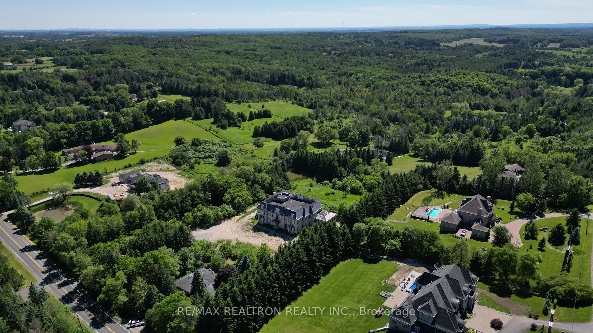 Photo 13 of 15230 Keele Street, King, Rural King — HOMEH