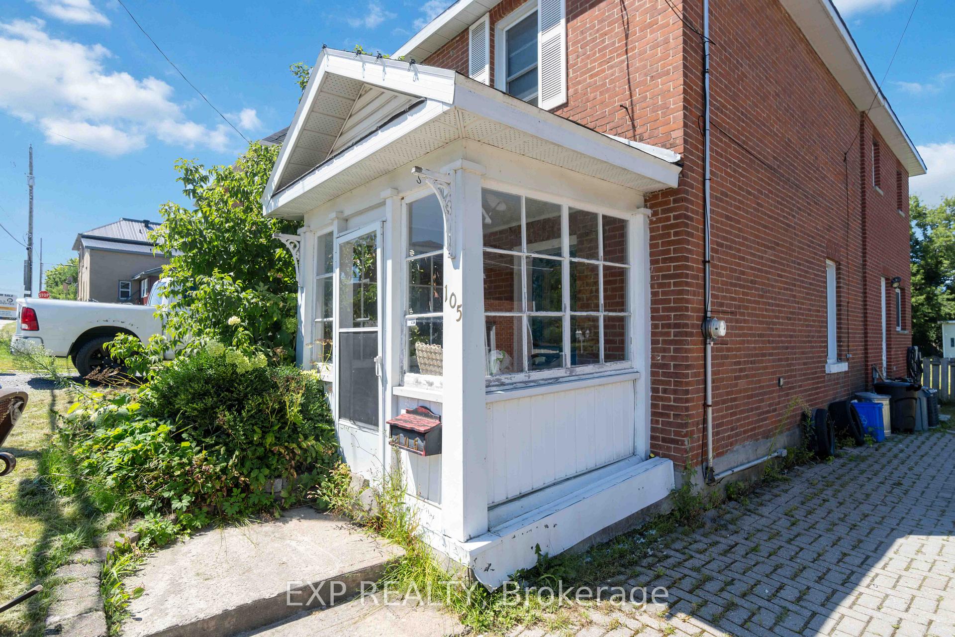 Photo 3 of 105 Division Street N, McNab/Braeside, Mcnab/Braeside Twps — HOMEH