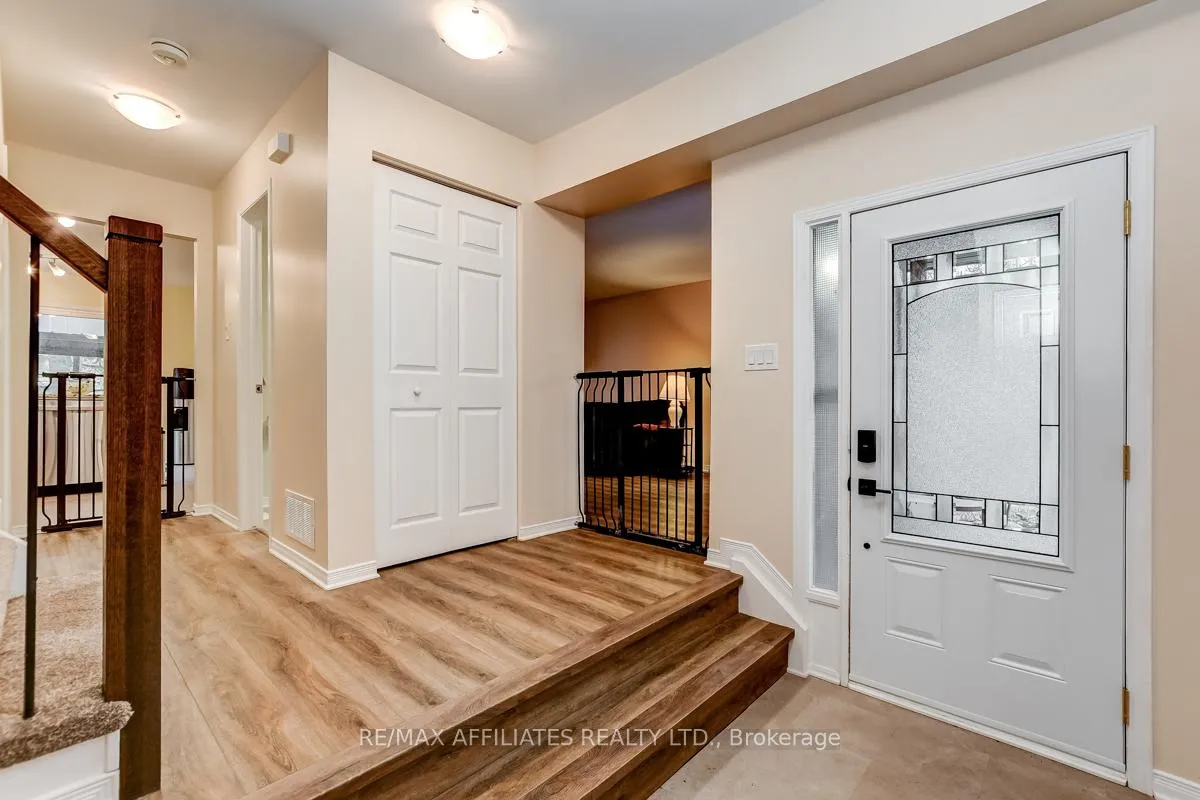 Photo 4 of 39 Inwood Drive, Ottawa, Kanata - Bridlewood — HOMEH