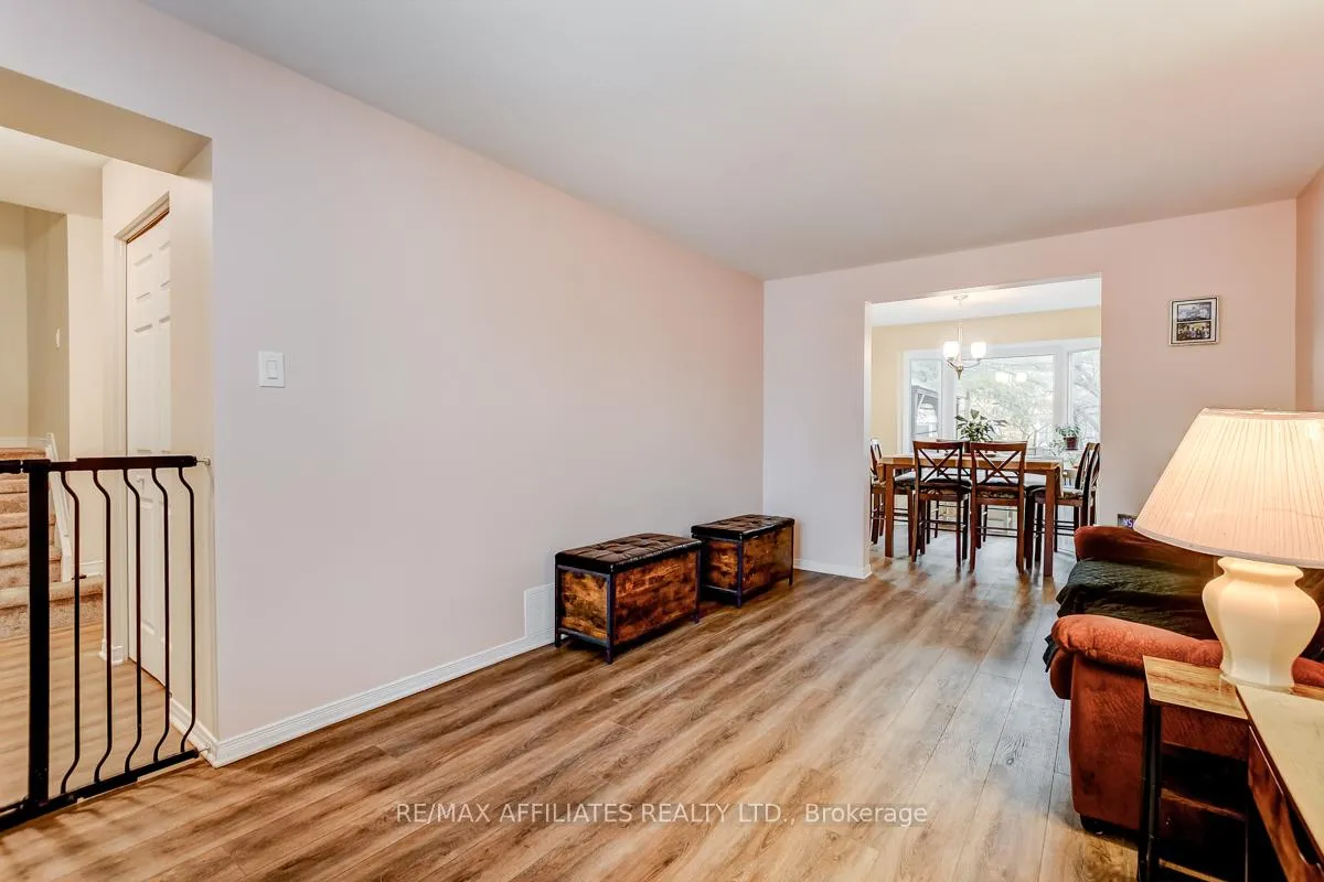 Photo 8 of 39 Inwood Drive, Ottawa, Kanata - Bridlewood — HOMEH