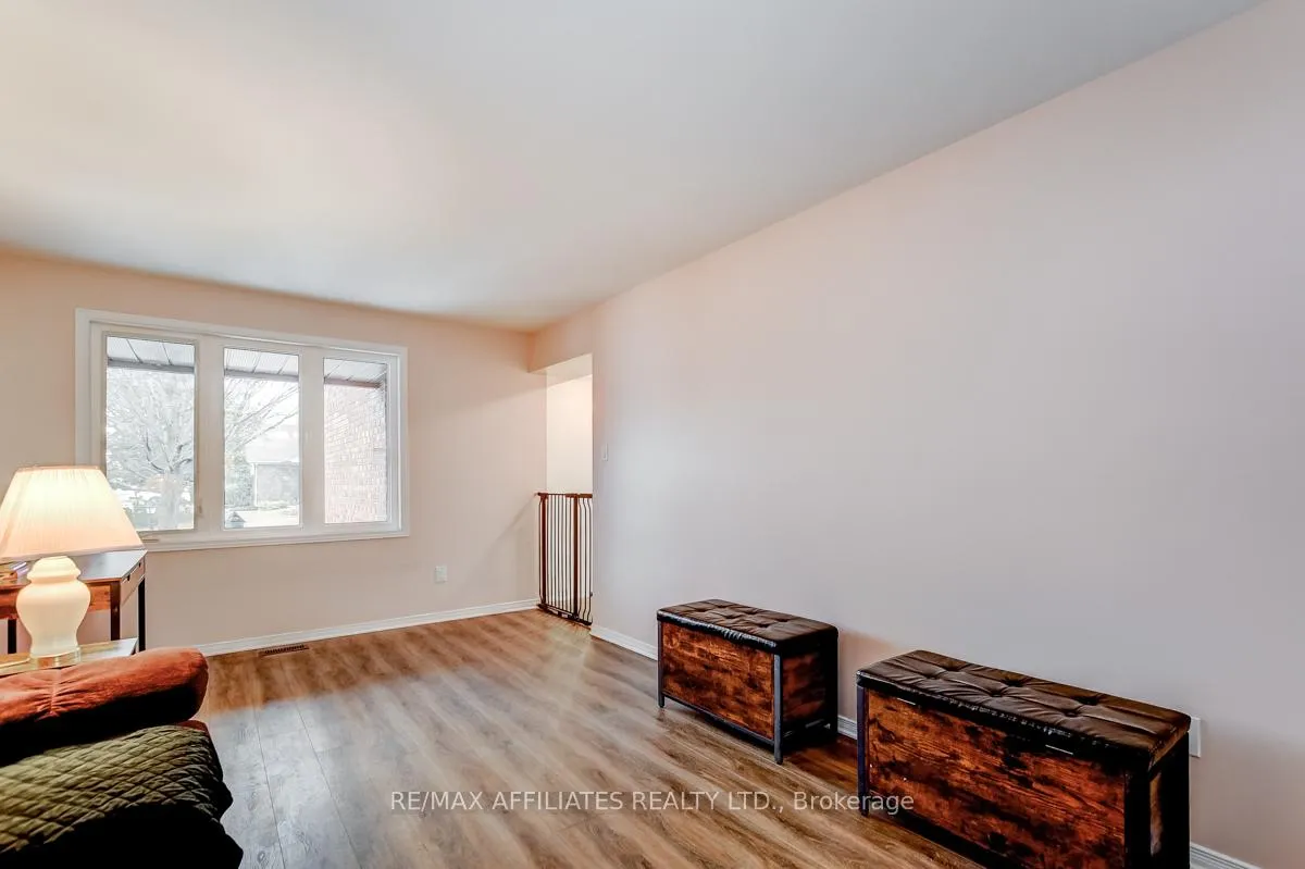 Photo 9 of 39 Inwood Drive, Ottawa, Kanata - Bridlewood — HOMEH