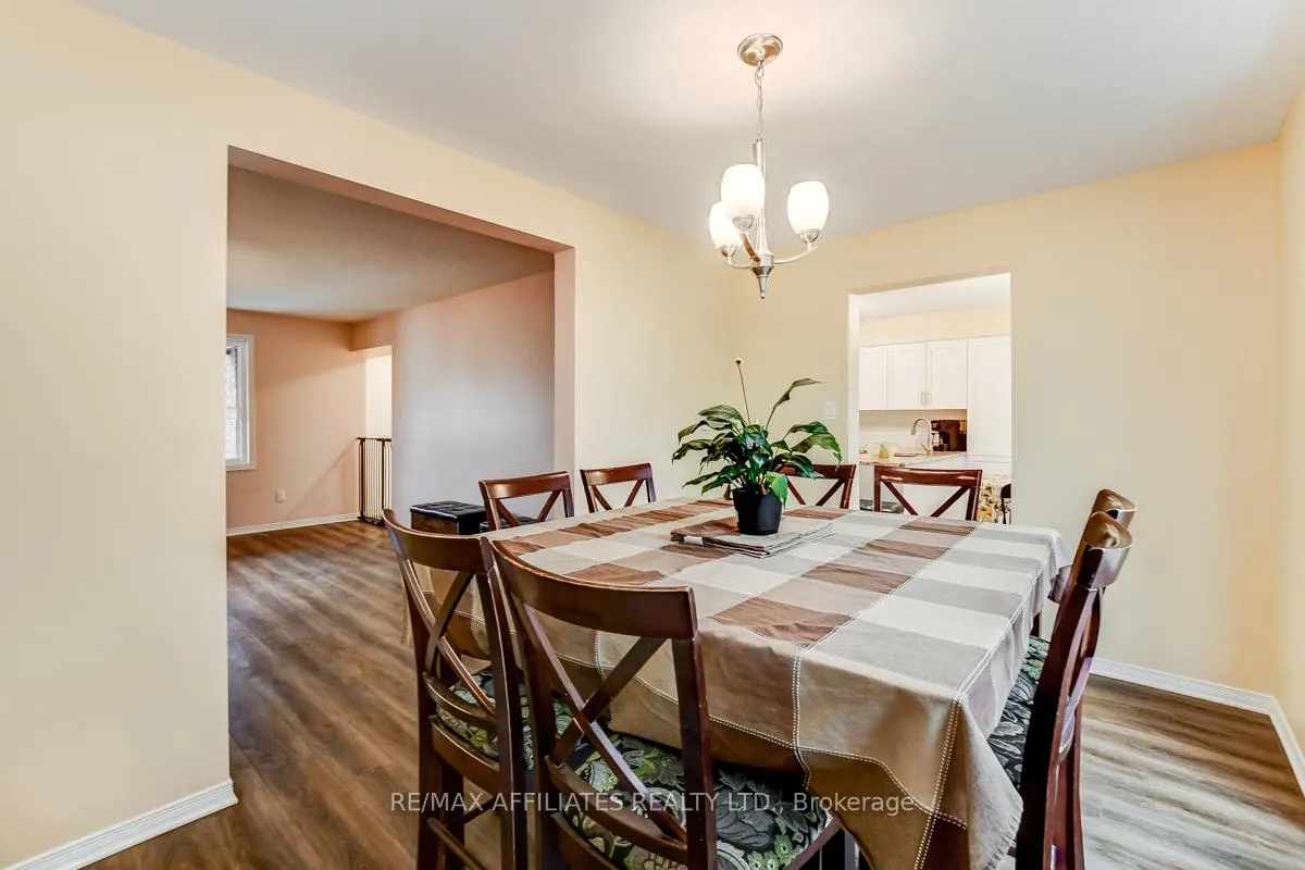 Photo 11 of 39 Inwood Drive, Ottawa, Kanata - Bridlewood — HOMEH