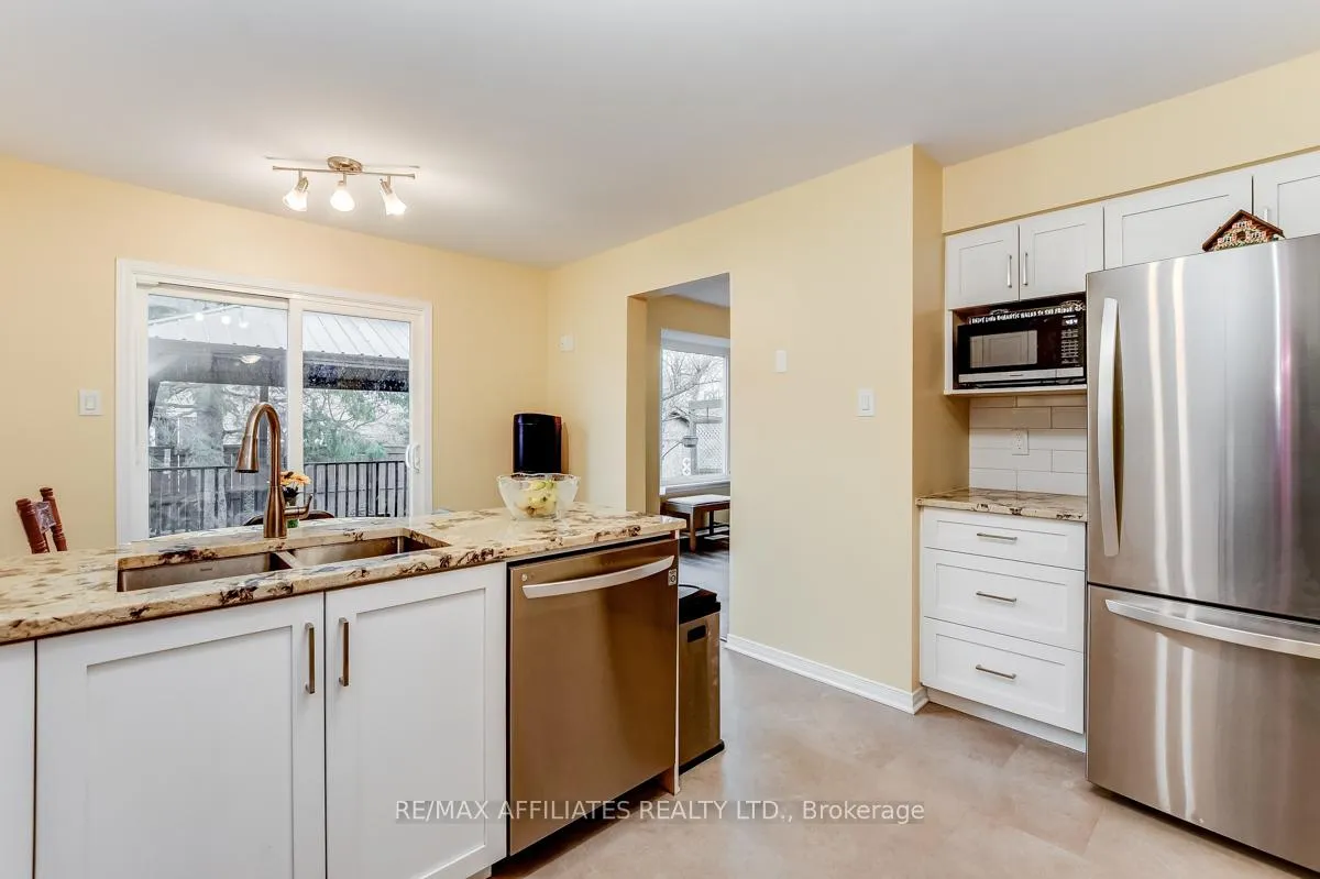 Photo 13 of 39 Inwood Drive, Ottawa, Kanata - Bridlewood — HOMEH
