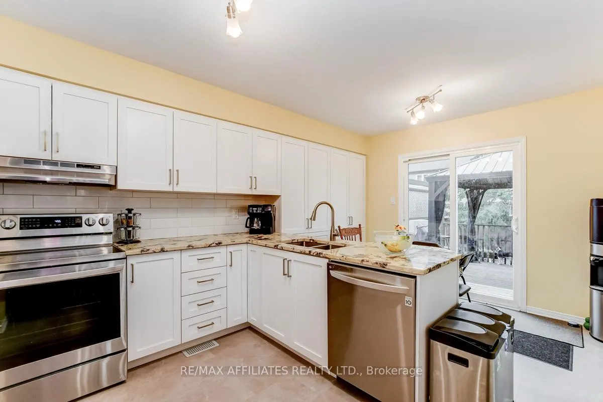 Photo 16 of 39 Inwood Drive, Ottawa, Kanata - Bridlewood — HOMEH