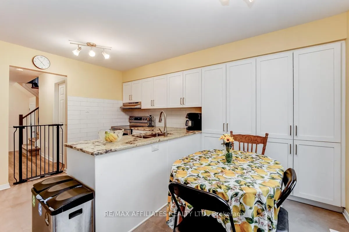 Photo 17 of 39 Inwood Drive, Ottawa, Kanata - Bridlewood — HOMEH