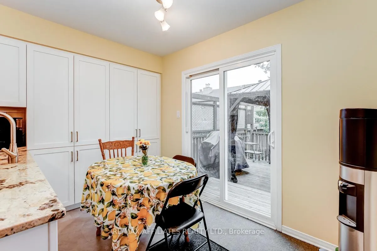 Photo 18 of 39 Inwood Drive, Ottawa, Kanata - Bridlewood — HOMEH