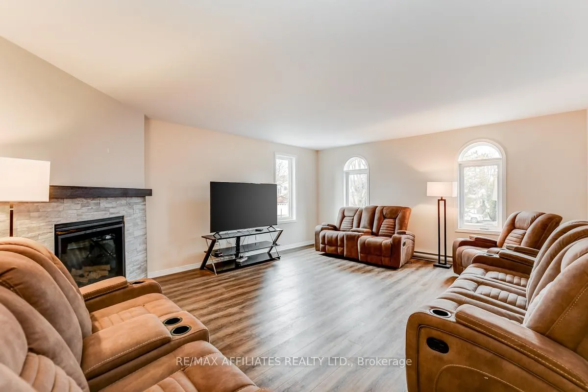 Photo 21 of 39 Inwood Drive, Ottawa, Kanata - Bridlewood — HOMEH