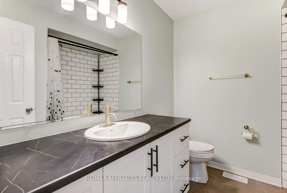 Photo 32 of 39 Inwood Drive, Ottawa, Kanata - Bridlewood — HOMEH