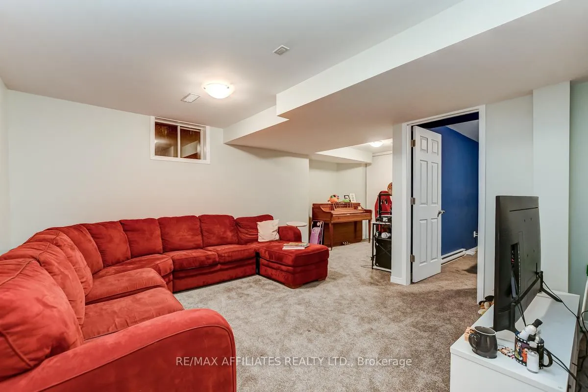 Photo 33 of 39 Inwood Drive, Ottawa, Kanata - Bridlewood — HOMEH