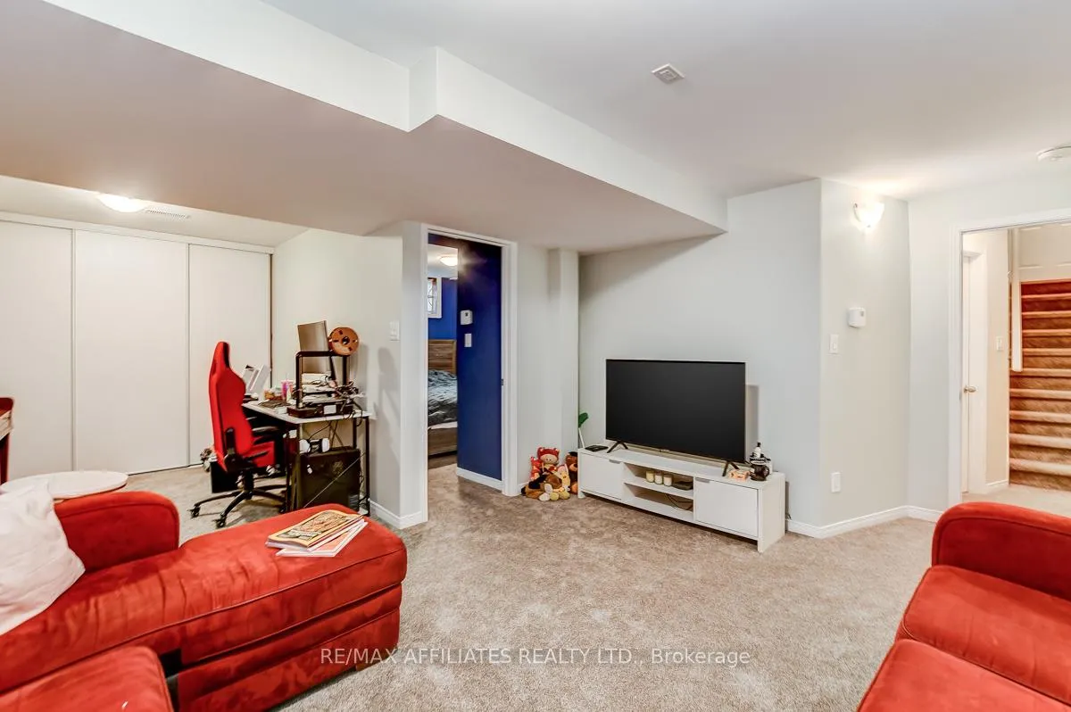 Photo 35 of 39 Inwood Drive, Ottawa, Kanata - Bridlewood — HOMEH