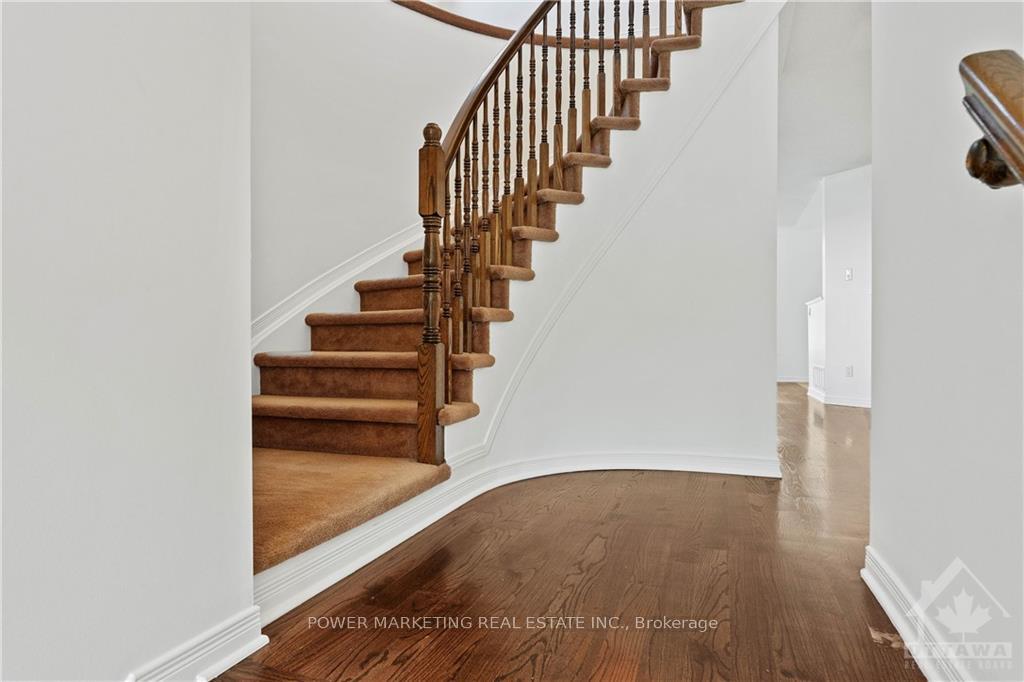 Photo 7 of 298 Macoun Circle, Ottawa, Hunt Club Park/Greenboro — HOMEH