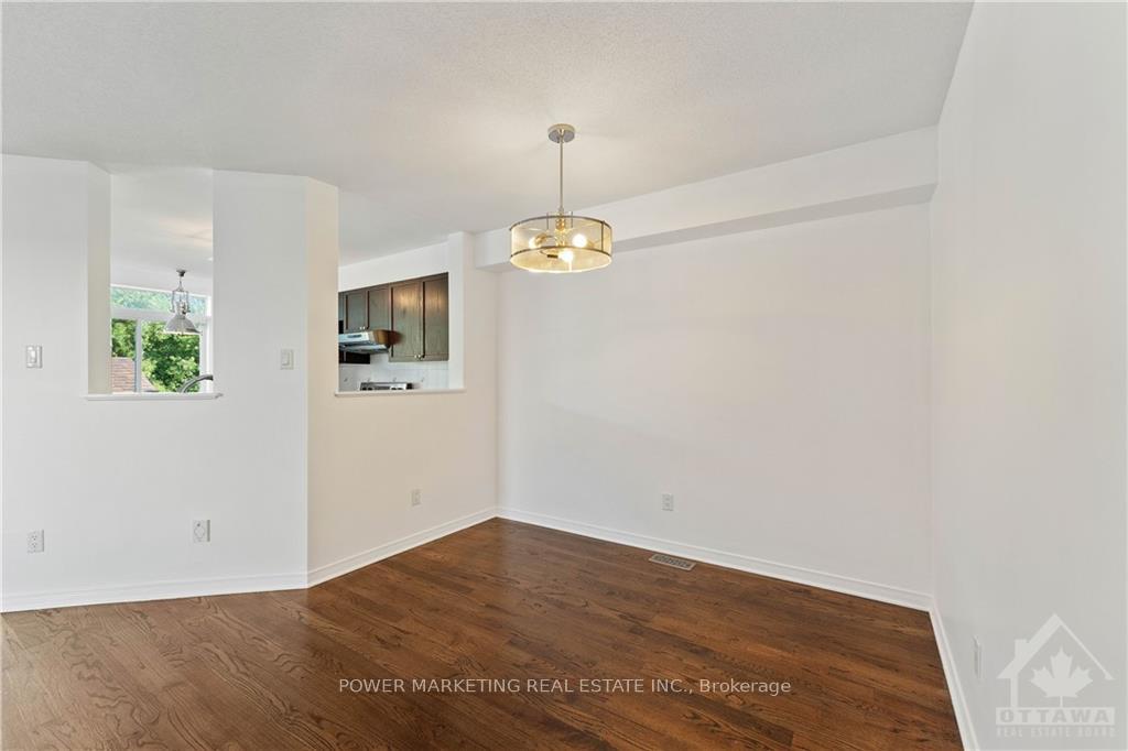 Photo 8 of 298 Macoun Circle, Ottawa, Hunt Club Park/Greenboro — HOMEH