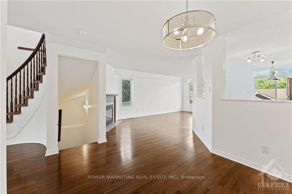 Photo 10 of 298 Macoun Circle, Ottawa, Hunt Club Park/Greenboro — HOMEH