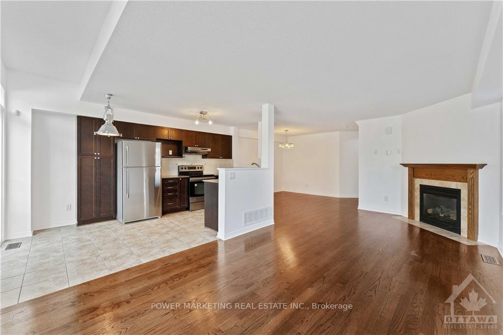 Photo 12 of 298 Macoun Circle, Ottawa, Hunt Club Park/Greenboro — HOMEH
