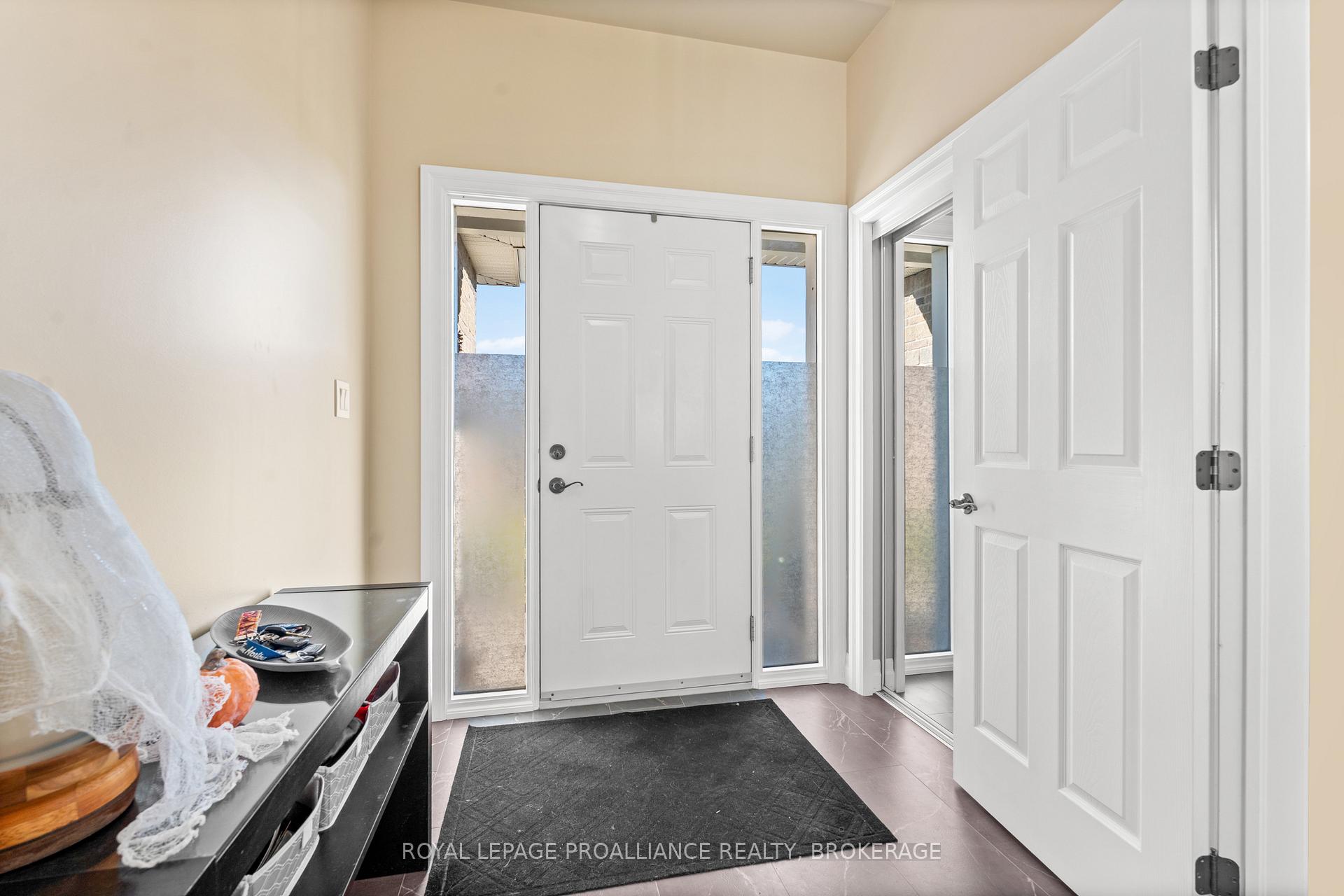 Photo 4 of 163 Kildare Avenue, Loyalist, Amherstview — HOMEH