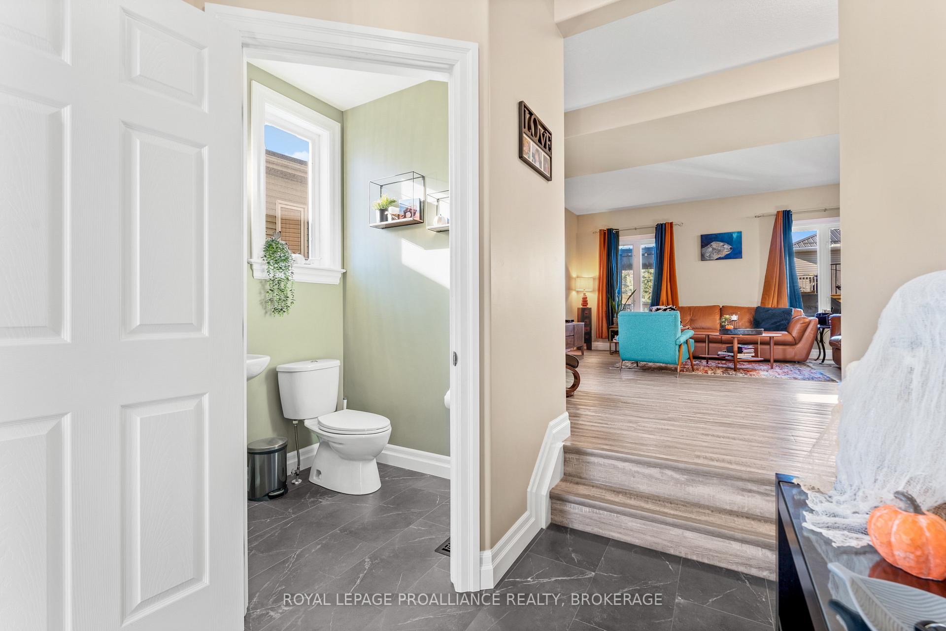 Photo 5 of 163 Kildare Avenue, Loyalist, Amherstview — HOMEH