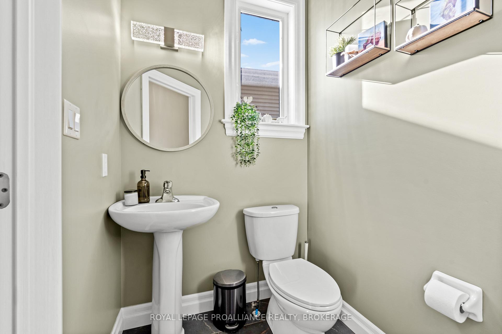 Photo 6 of 163 Kildare Avenue, Loyalist, Amherstview — HOMEH