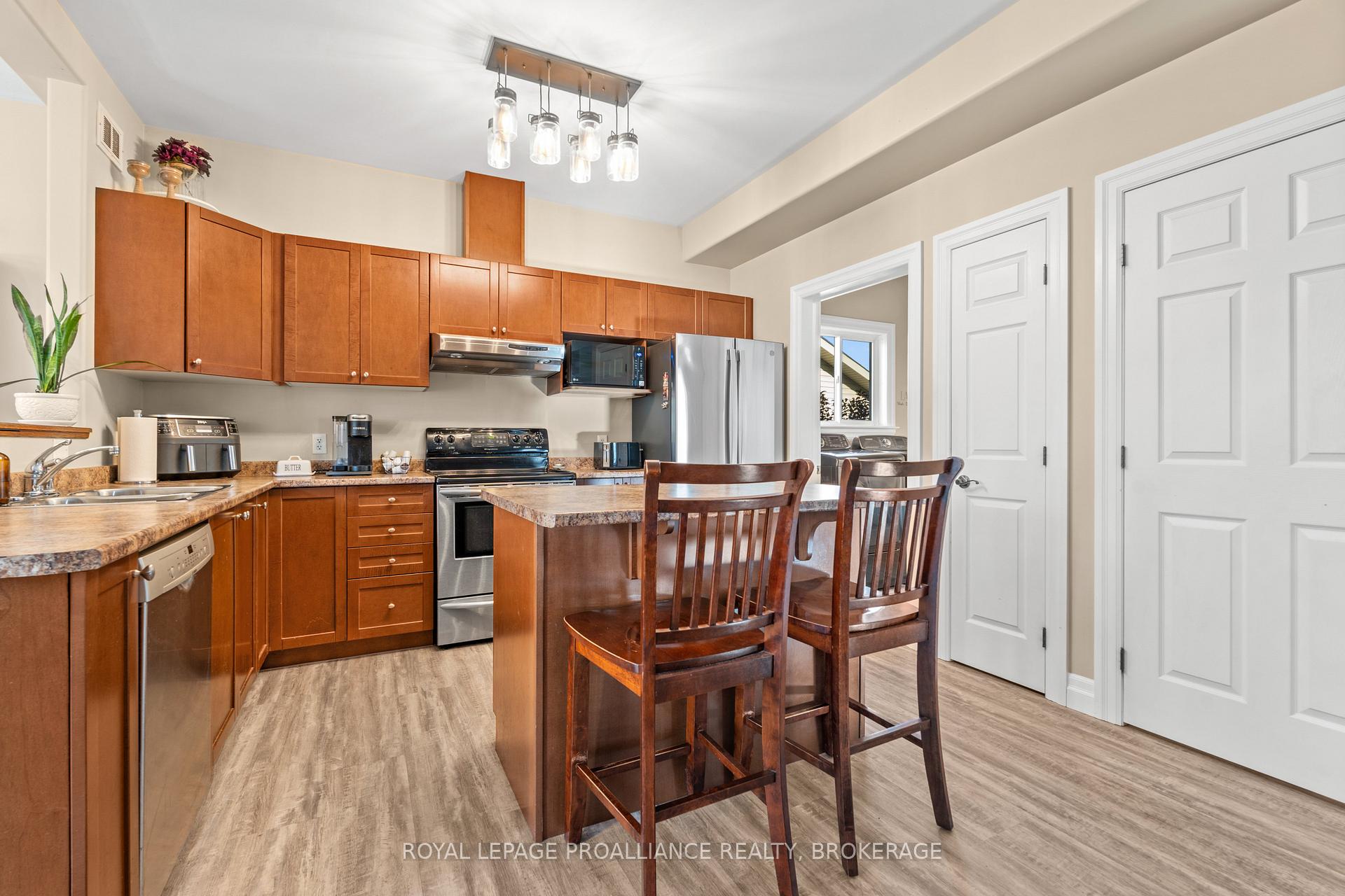 Photo 15 of 163 Kildare Avenue, Loyalist, Amherstview — HOMEH