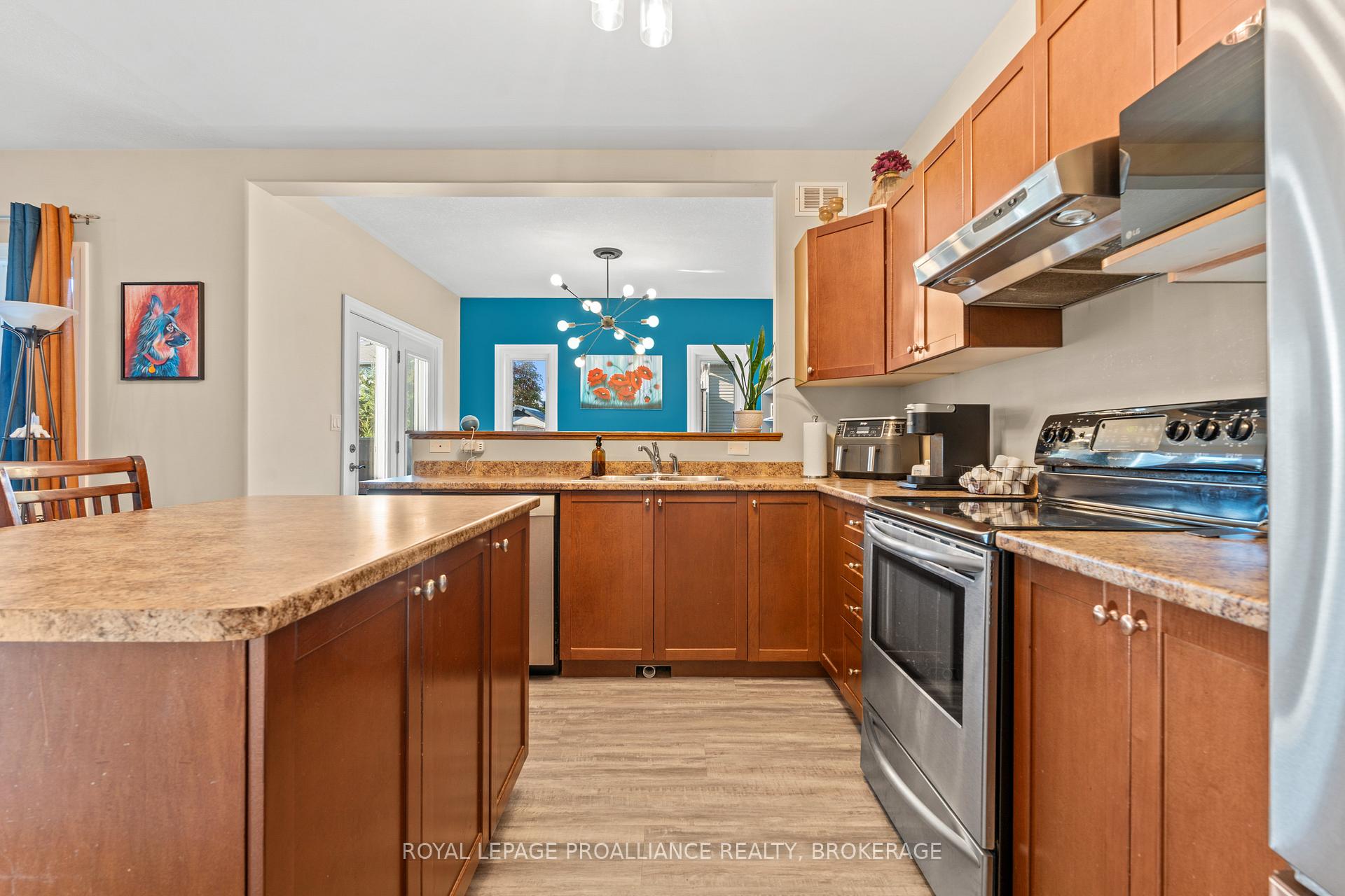 Photo 16 of 163 Kildare Avenue, Loyalist, Amherstview — HOMEH