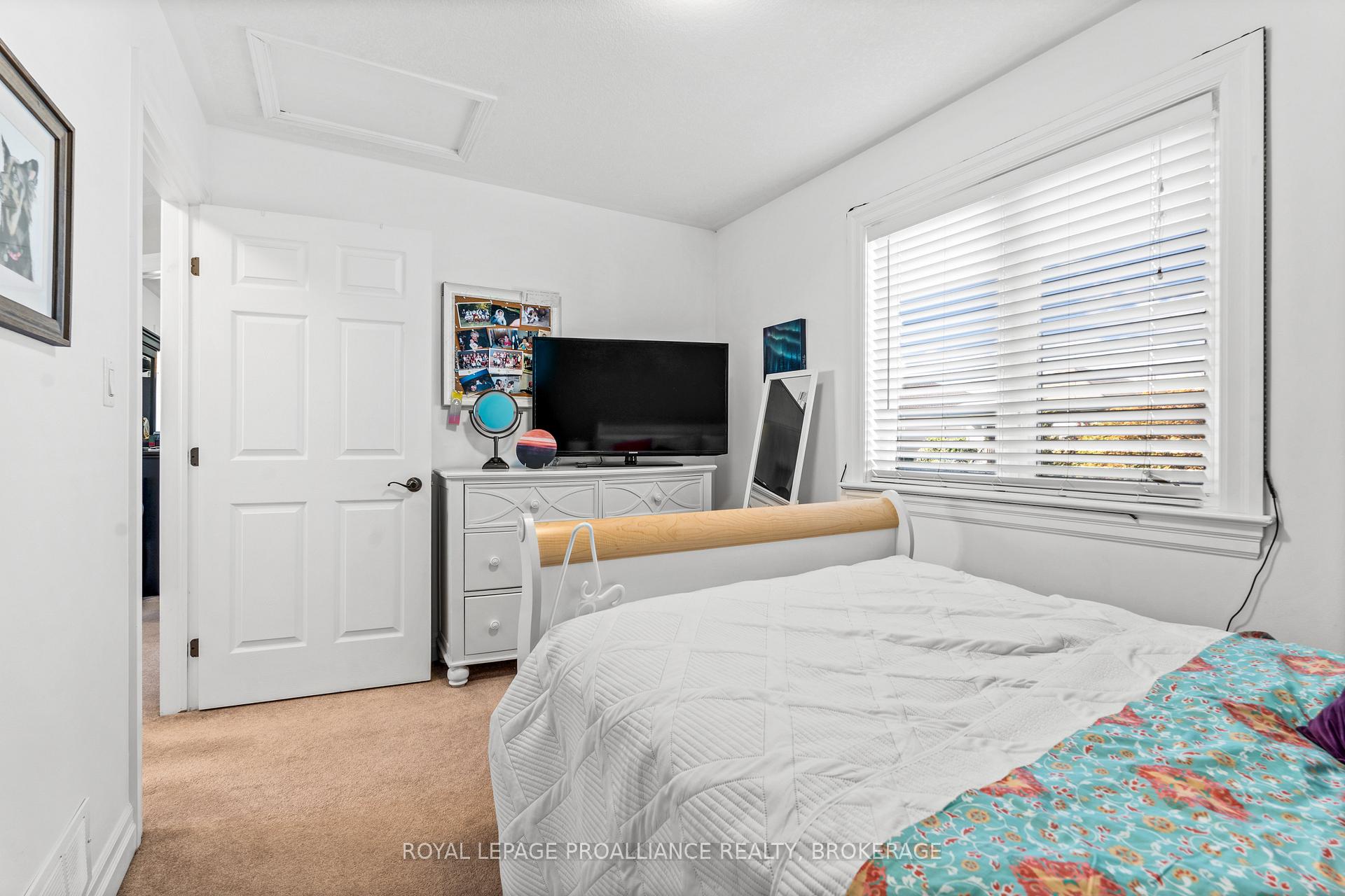 Photo 24 of 163 Kildare Avenue, Loyalist, Amherstview — HOMEH