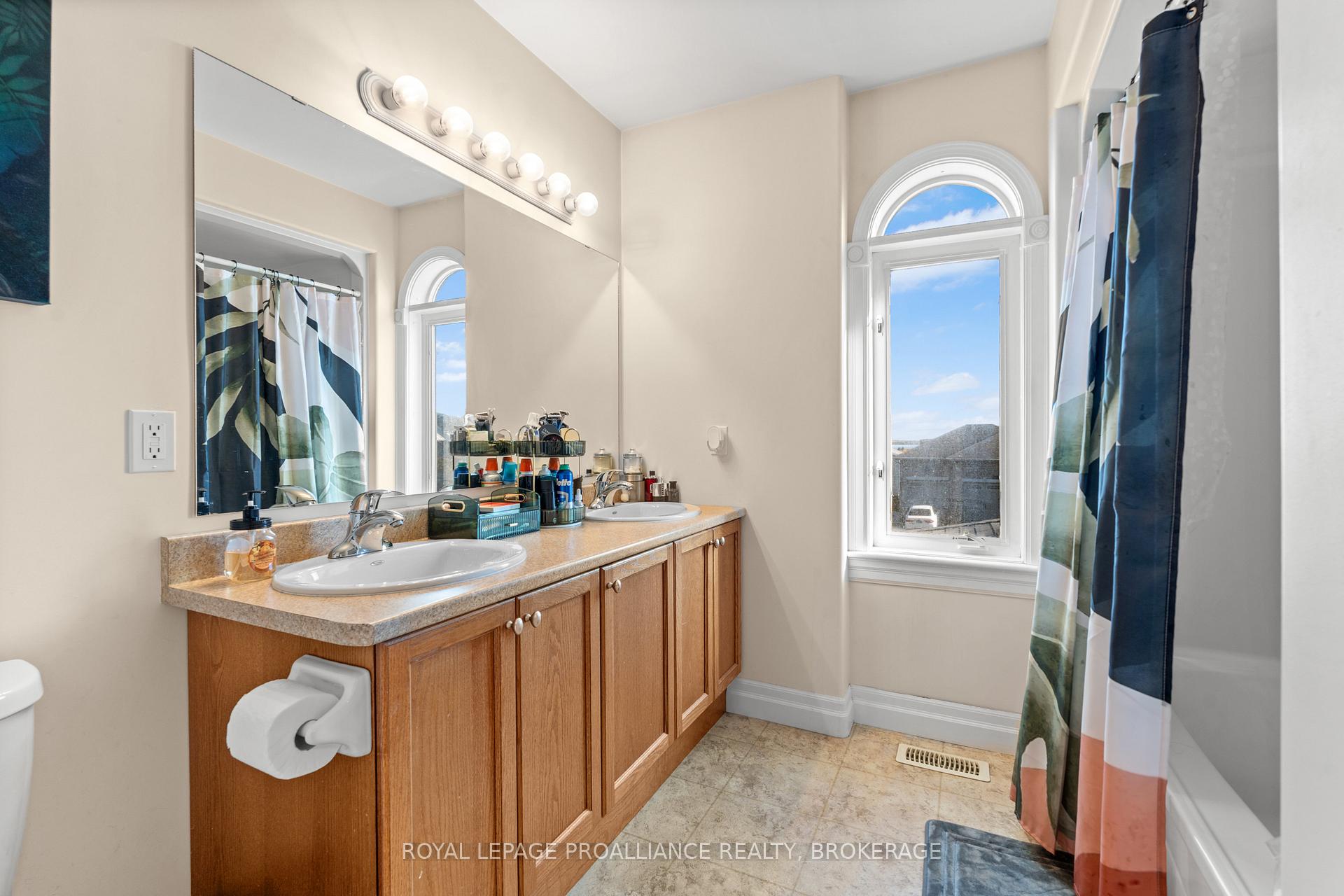 Photo 25 of 163 Kildare Avenue, Loyalist, Amherstview — HOMEH