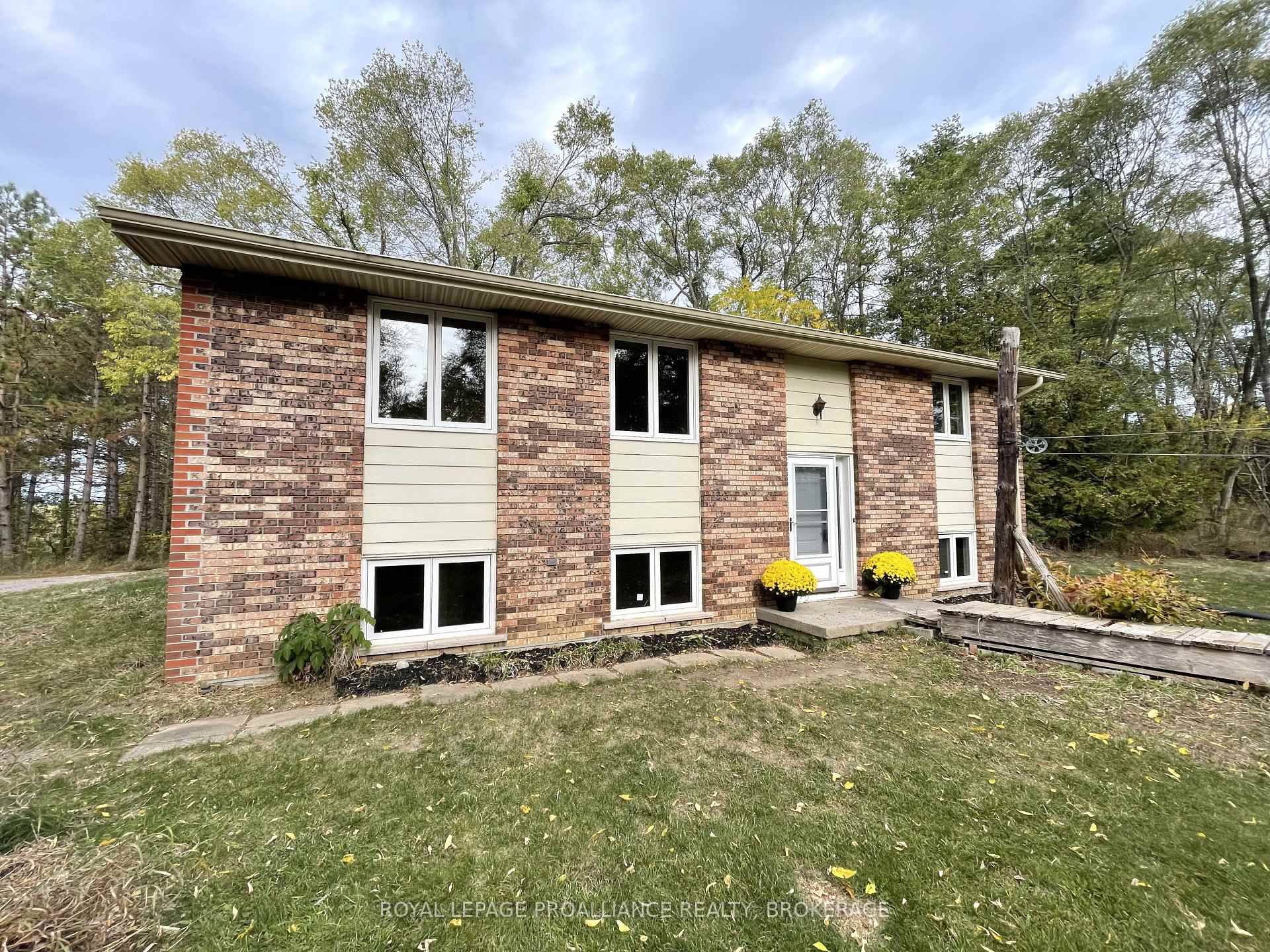 Front of 1136 Millhaven Road
