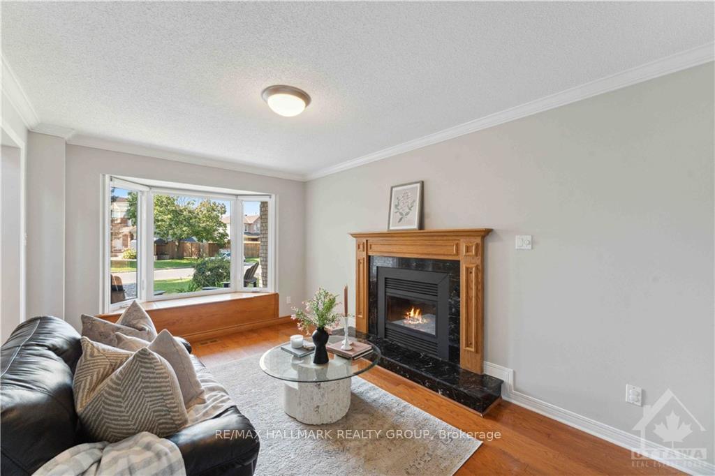 Photo 3 of 20 Forestglade Crescent, Ottawa, Hunt Club Park — HOMEH