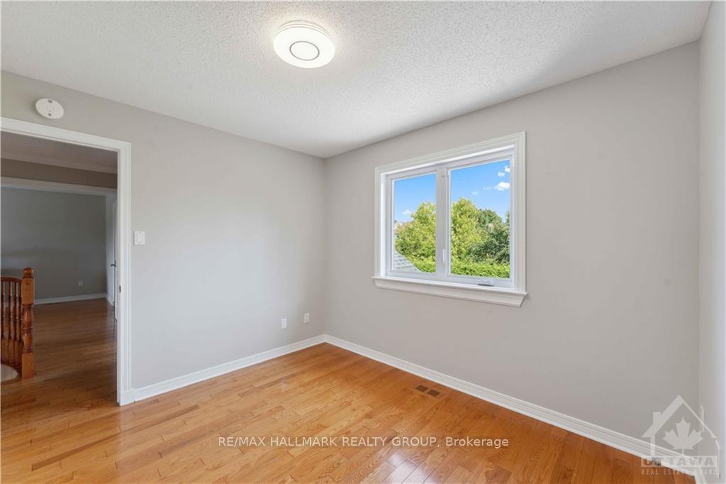 Photo 16 of 20 Forestglade Crescent, Ottawa, Hunt Club Park — HOMEH