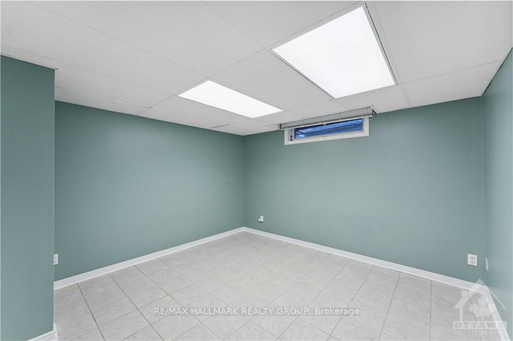Photo 19 of 20 Forestglade Crescent, Ottawa, Hunt Club Park — HOMEH
