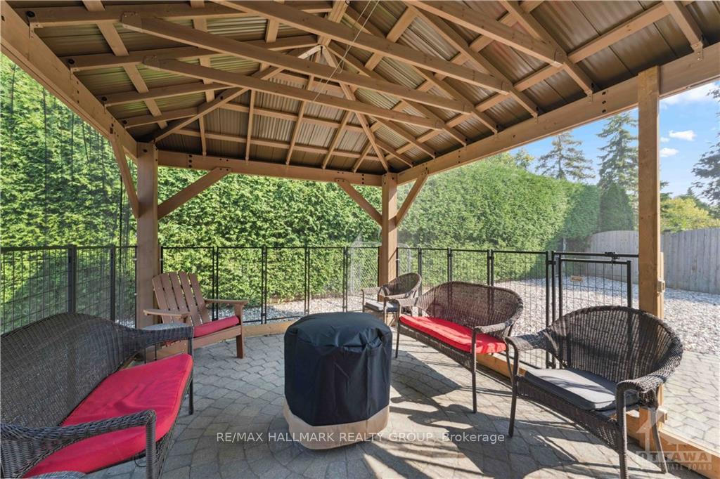 Photo 21 of 20 Forestglade Crescent, Ottawa, Hunt Club Park — HOMEH