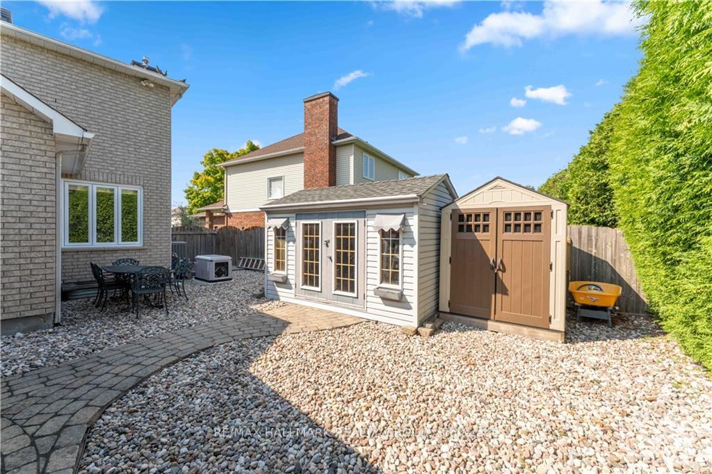 Photo 23 of 20 Forestglade Crescent, Ottawa, Hunt Club Park — HOMEH