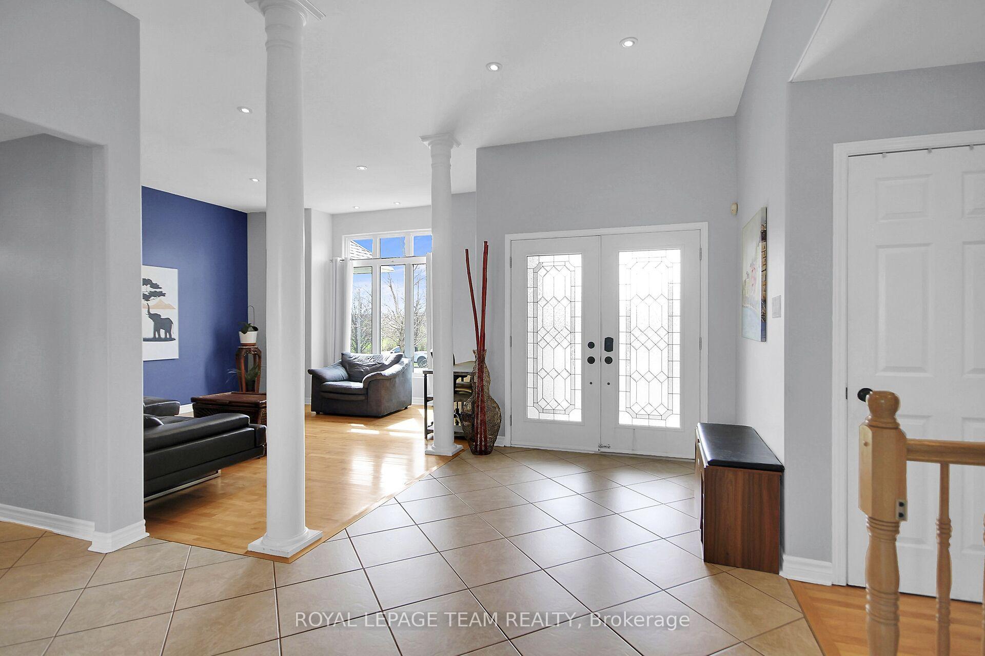 Photo 3 of 2127 Trailwood Drive, Ottawa, North Gower — HOMEH