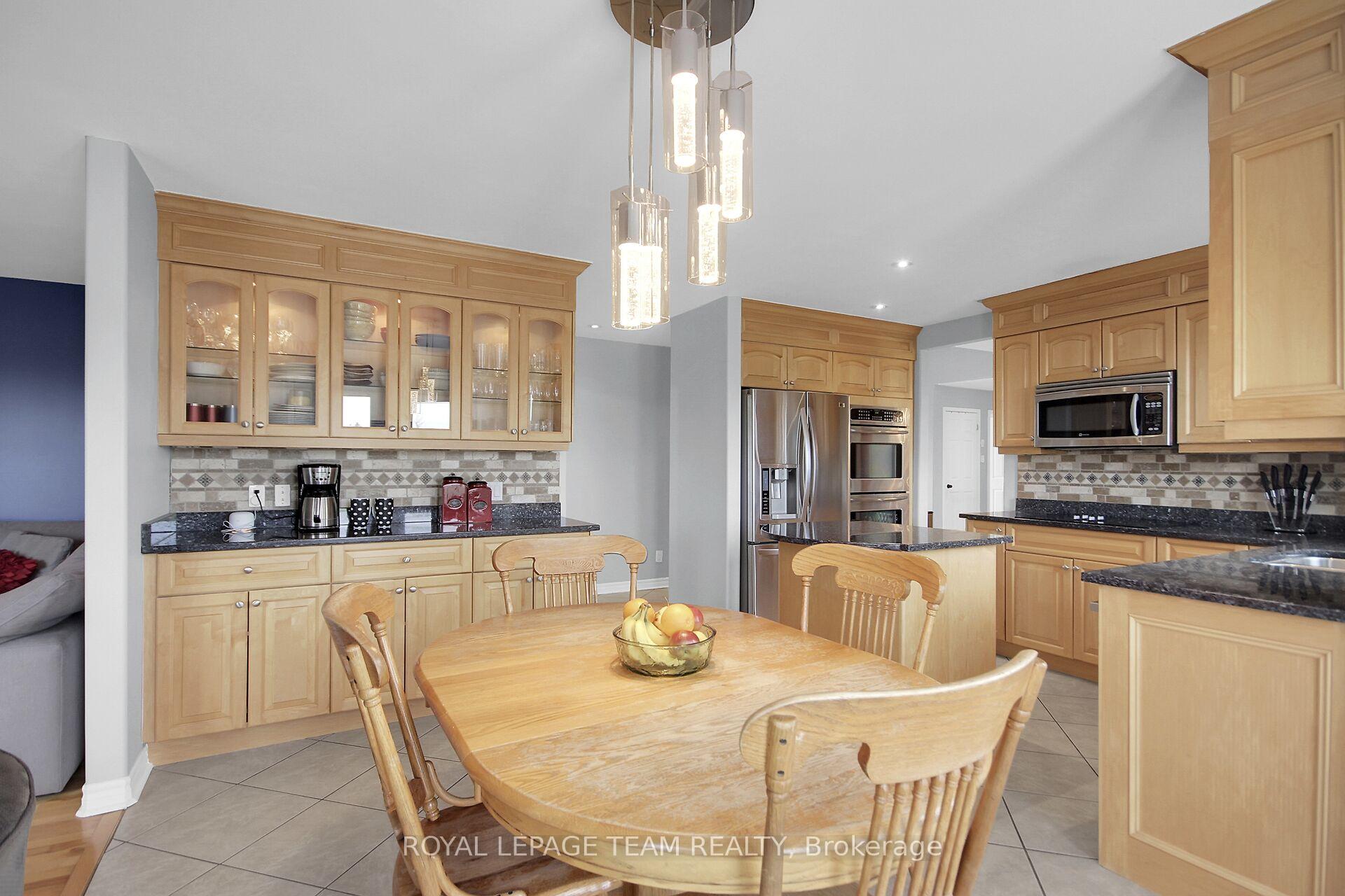Photo 10 of 2127 Trailwood Drive, Ottawa, North Gower — HOMEH