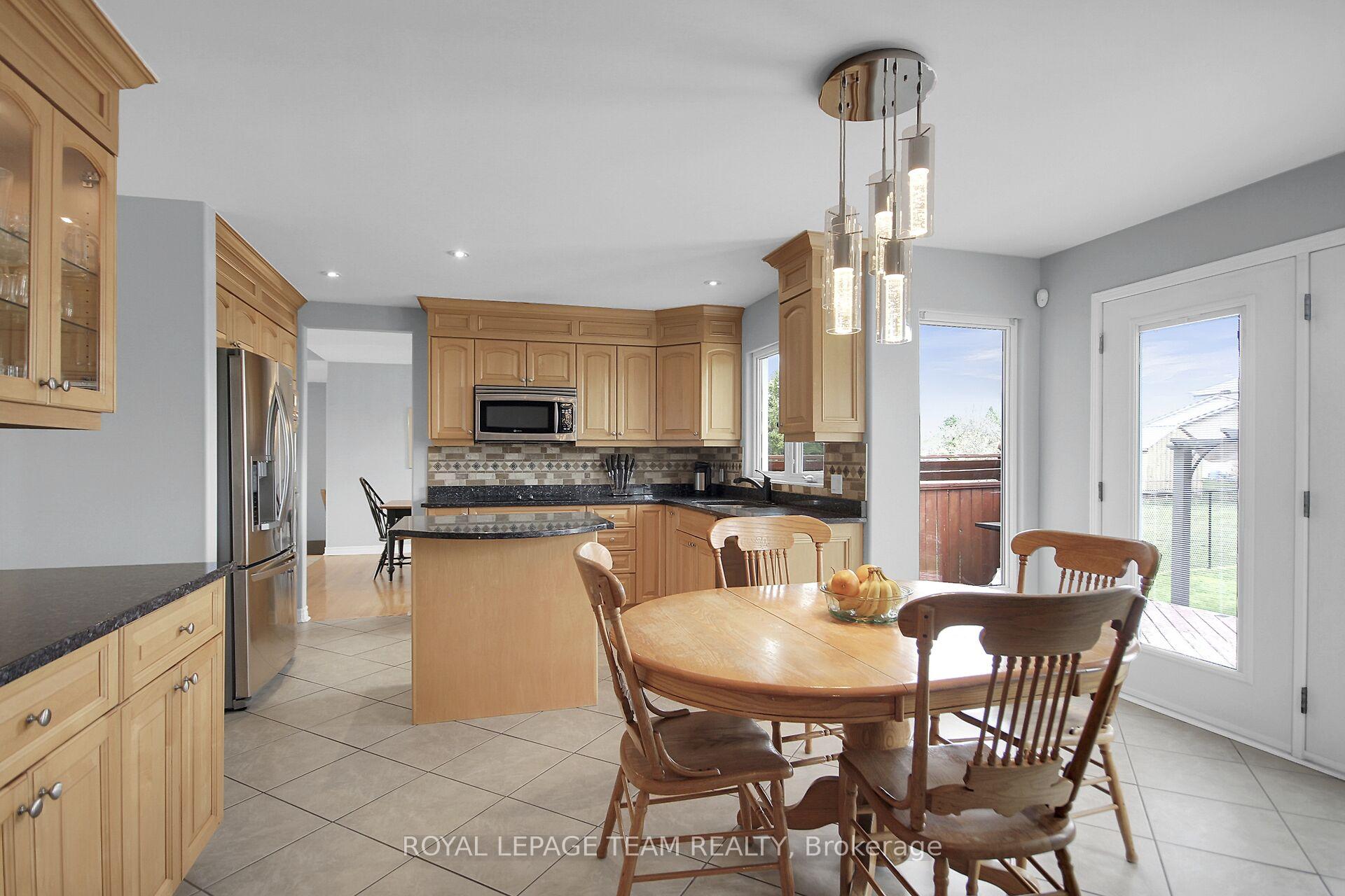 Photo 12 of 2127 Trailwood Drive, Ottawa, North Gower — HOMEH