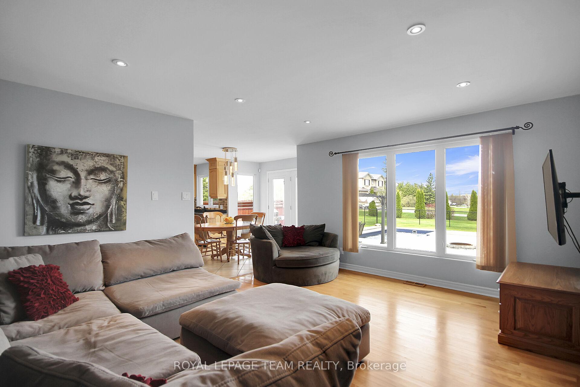 Photo 14 of 2127 Trailwood Drive, Ottawa, North Gower — HOMEH