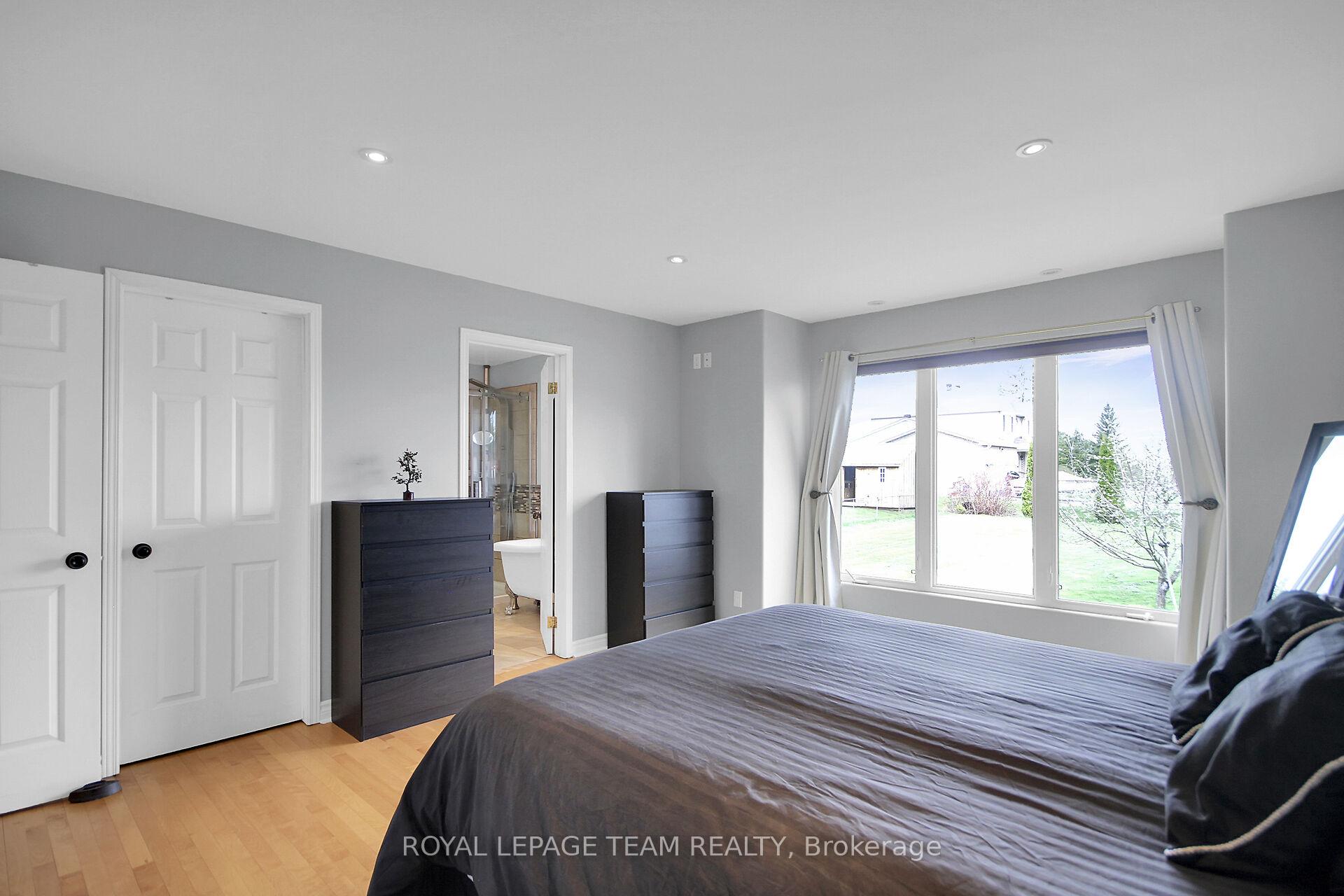 Photo 17 of 2127 Trailwood Drive, Ottawa, North Gower — HOMEH
