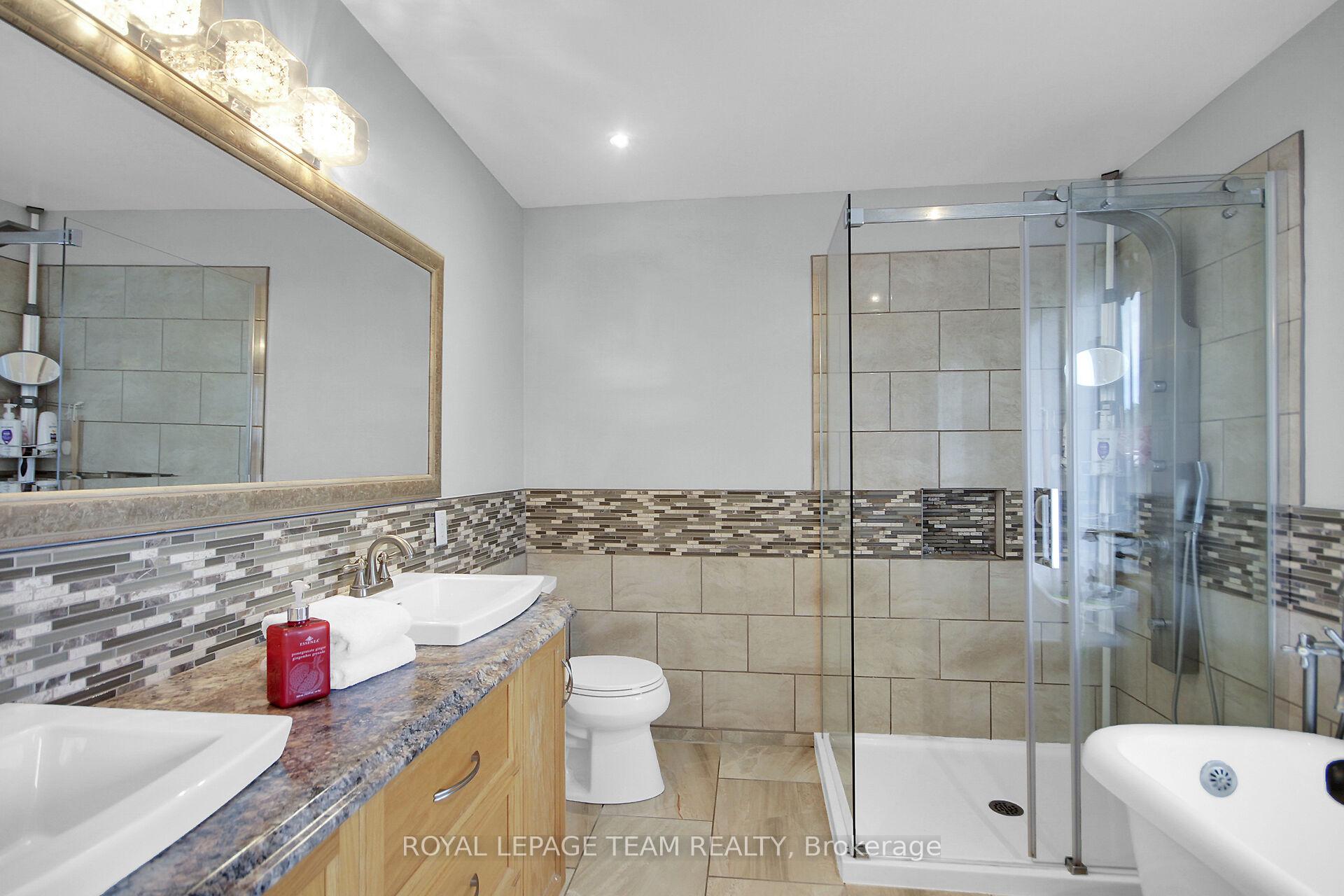 Photo 18 of 2127 Trailwood Drive, Ottawa, North Gower — HOMEH