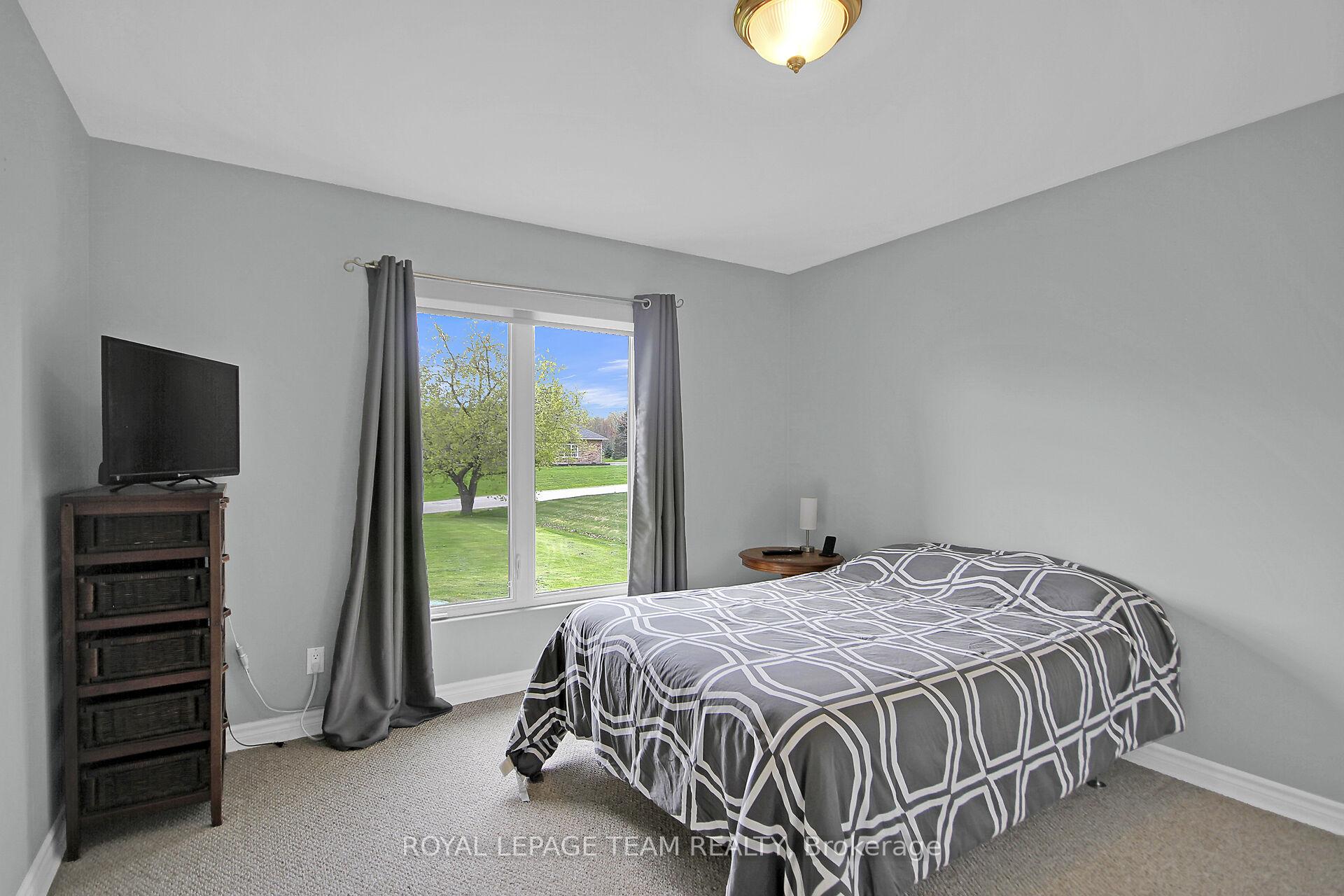 Photo 21 of 2127 Trailwood Drive, Ottawa, North Gower — HOMEH